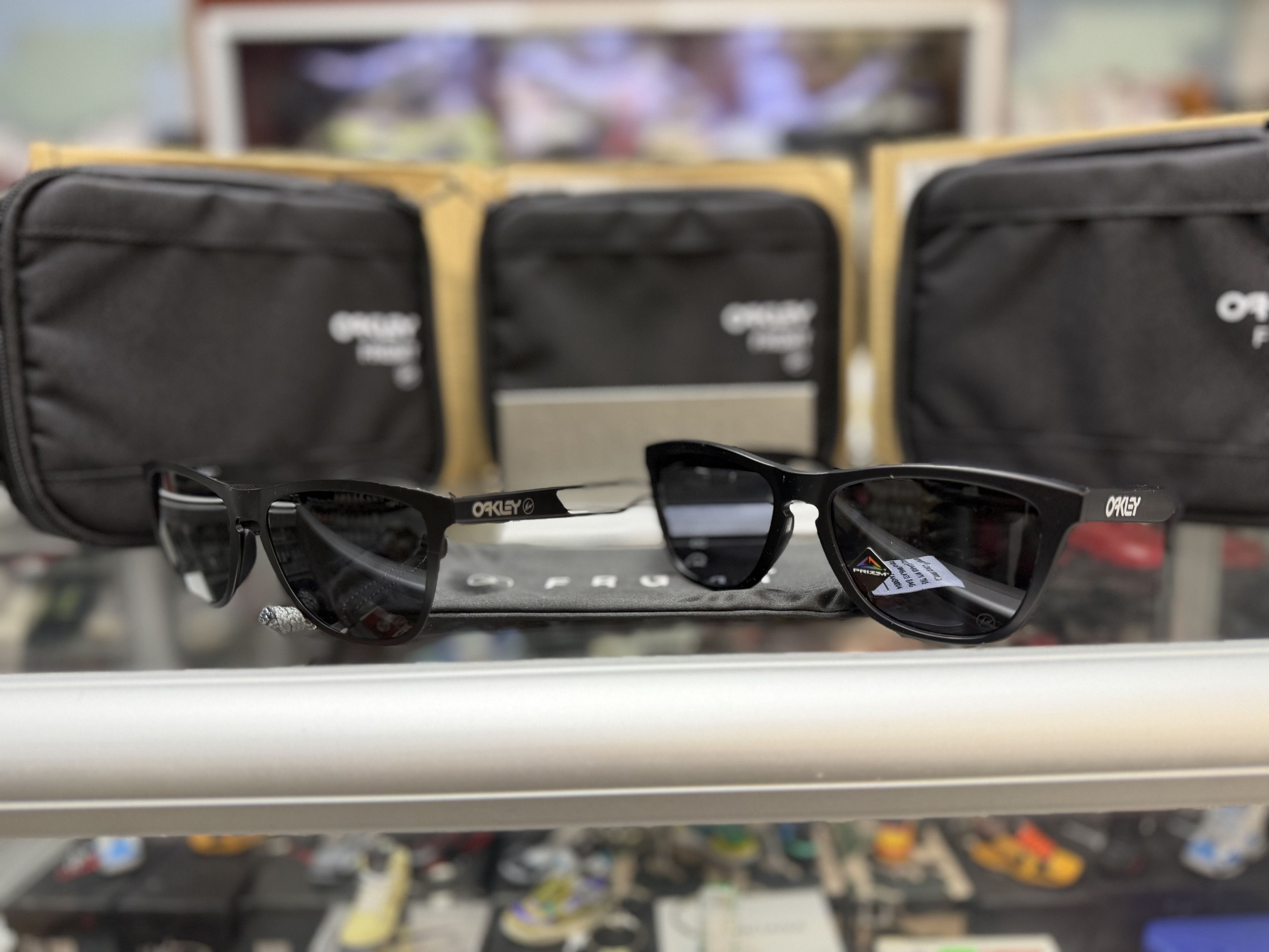 Oakley Fragment Design x Oakley Titanium Frogskin Double Set Size ONE SIZE - 1 Thumbnail