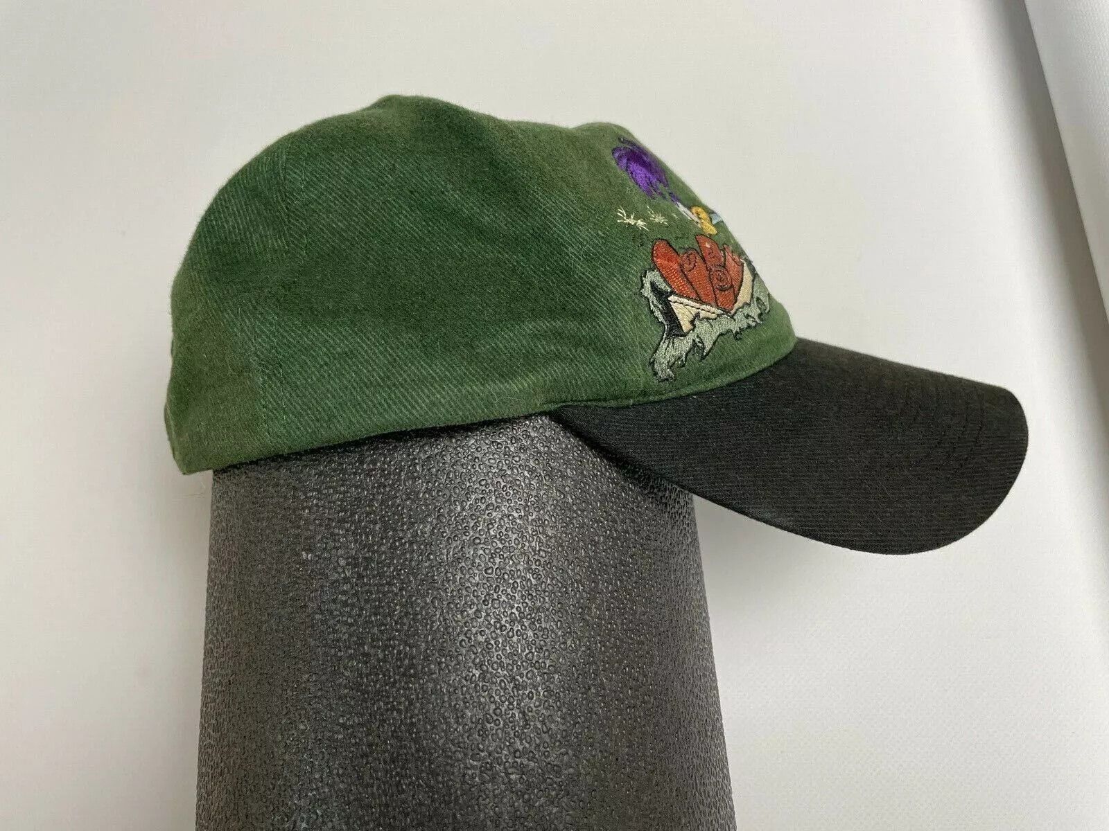 Vintage Vintage 90s Looney Tunes Basseball Cap Faded Embroidered Size ONE SIZE - 4 Thumbnail