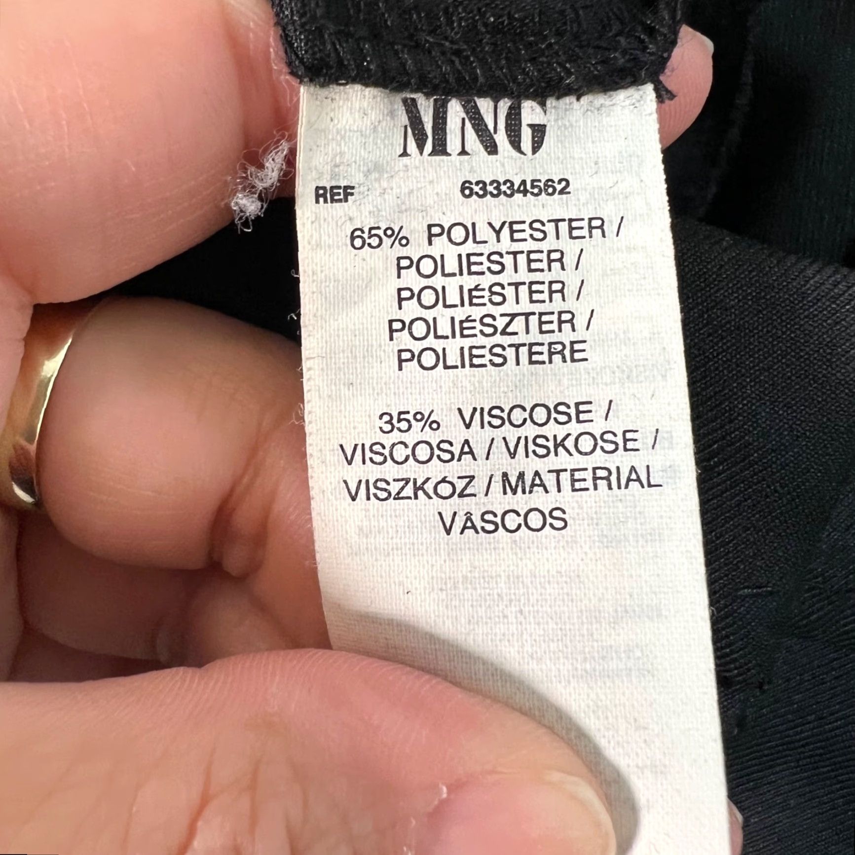 Mango Mango Bermuda Shorts Womens Size 4 Black Bermuda Shorts Casual Pockets Spring Summer 8 in Inseam Polyester Viscose Flat Front Mid Rise Regular Womens Size 27" / US 4 / IT 40 - 4 Thumbnail
