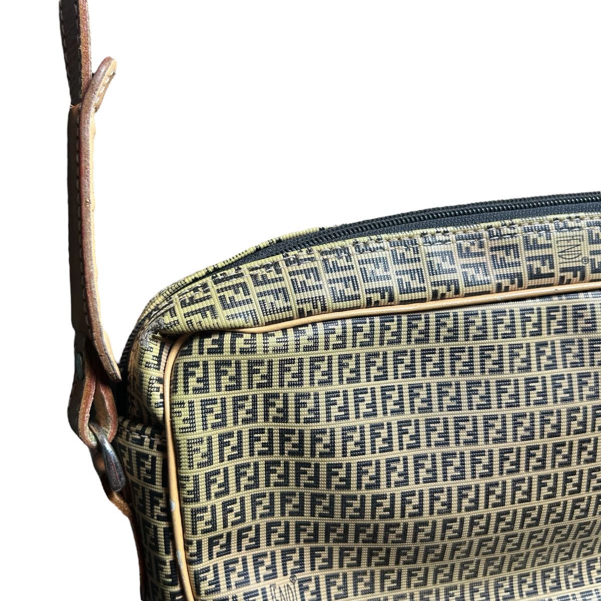 Fendi Fendi Roma Monogram Leather Sling Shoulder Bag Size ONE SIZE - 7 Thumbnail