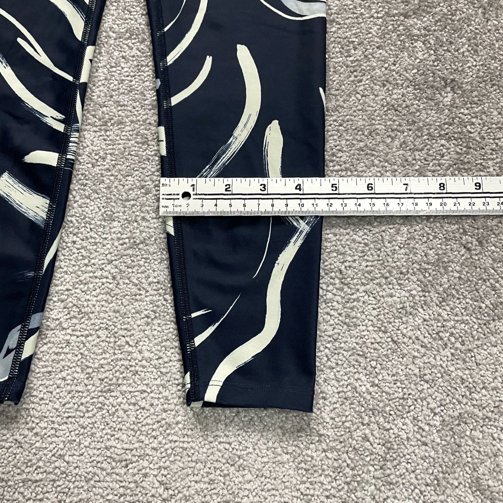 Vintage VINTAGE? (No) Sage Compression Active Leggings Womens XS Multi Geometric Athletic Gym 20x23 Size 26" / US 2 / IT 38 - 7 Thumbnail