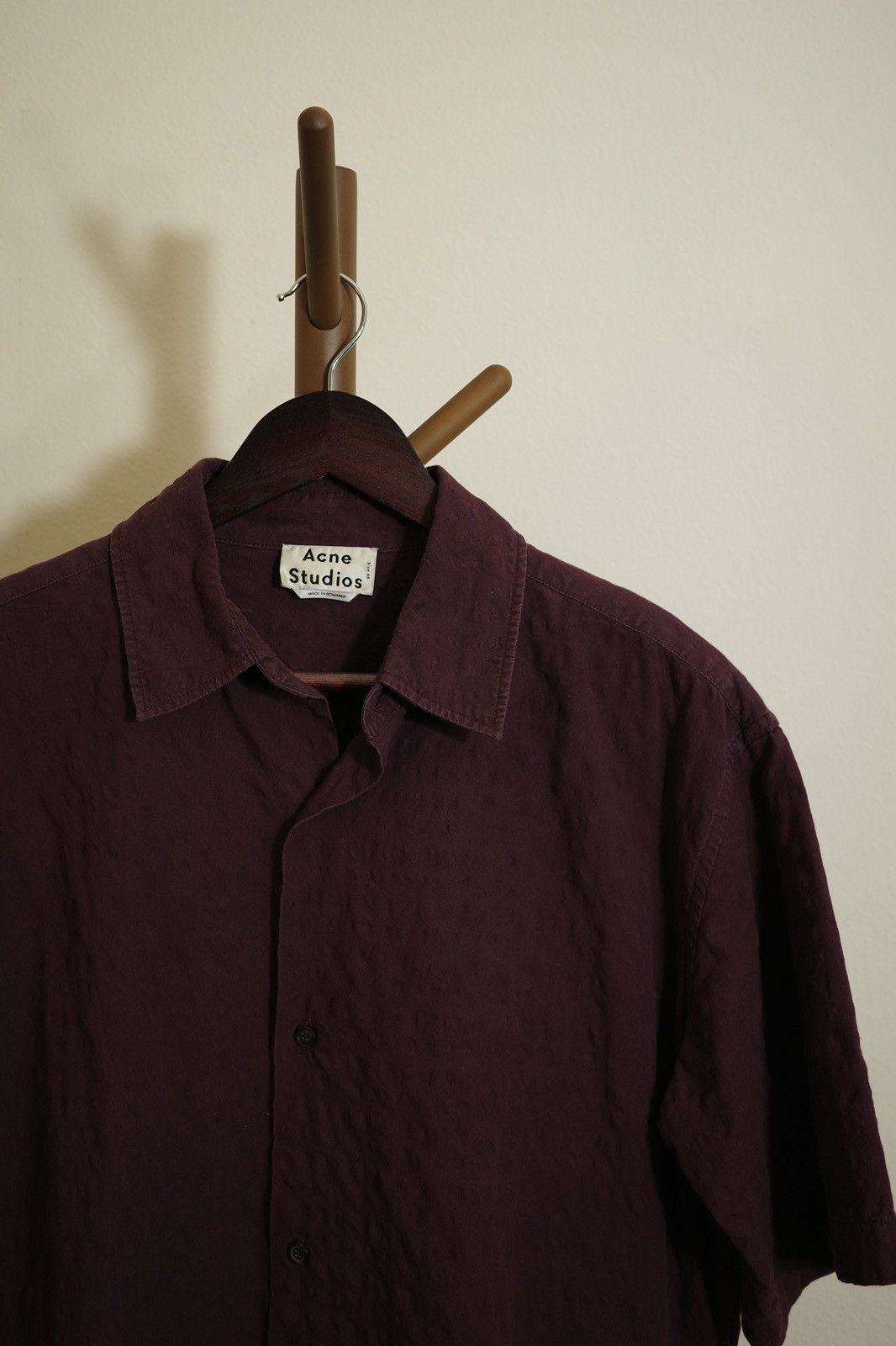 Acne Studios Acne Studios burgundy short sleeve shirt Size US M / EU 48-50 / 2 - 1 Thumbnail