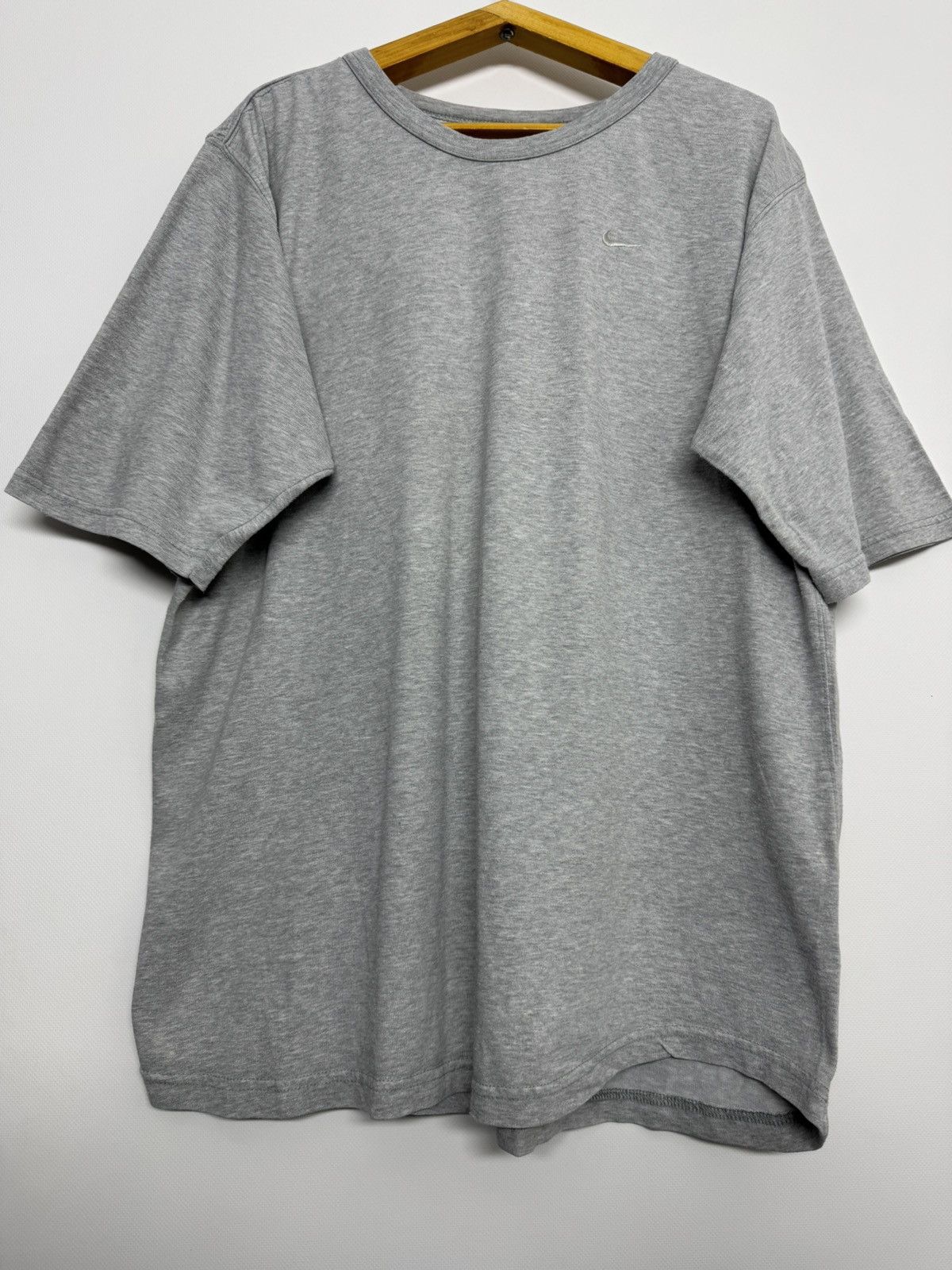 Nike Vintage Y2k Nike Swoosh Logo T-Shirt Size US L / EU 52-54 / 3 - 6 Thumbnail