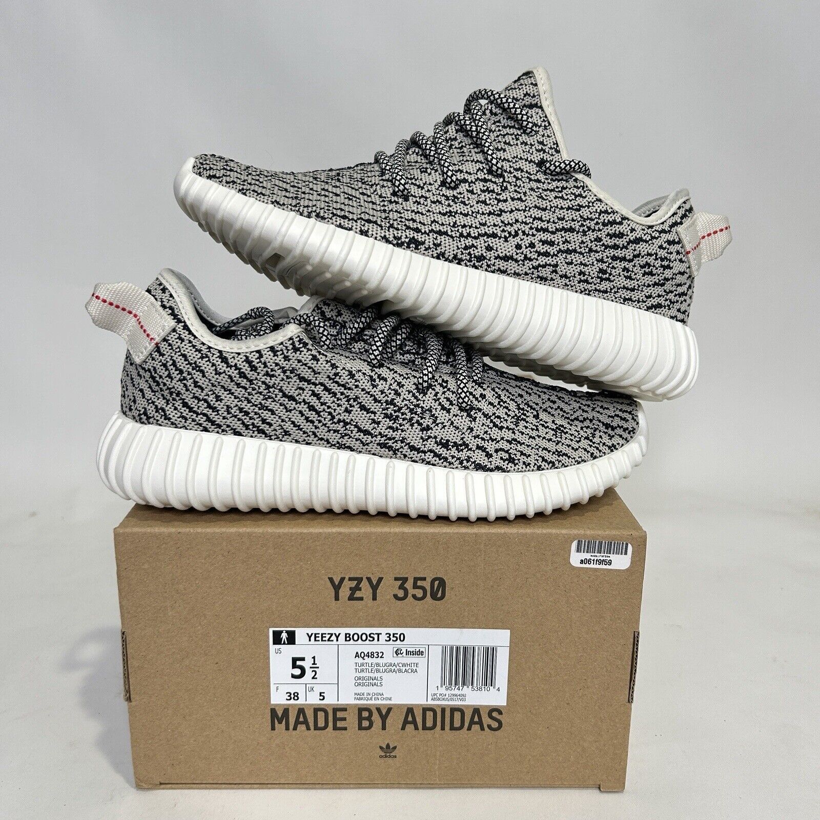 Adidas adidas Yeezy Boost 350 “Turtle Dove” 2024 Size US 7 / IT 37 - 1 Thumbnail