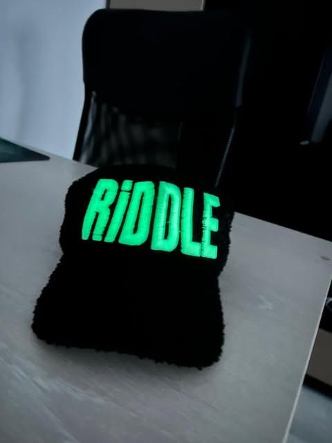 Antony Riddle ANTONY RIDDLE GLOW IN THE DARK FUZZY HAT Size ONE SIZE - 2 Thumbnail