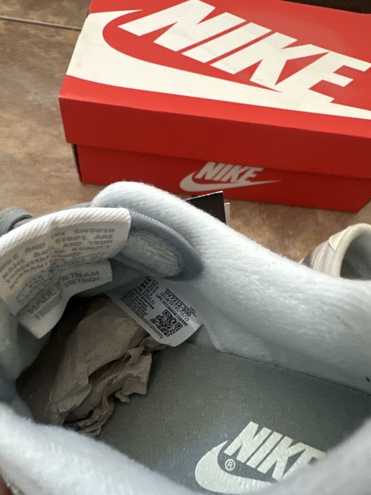Nike Dunk Low 'Mica Green' Size US 5 / EU 37 - 7 Thumbnail