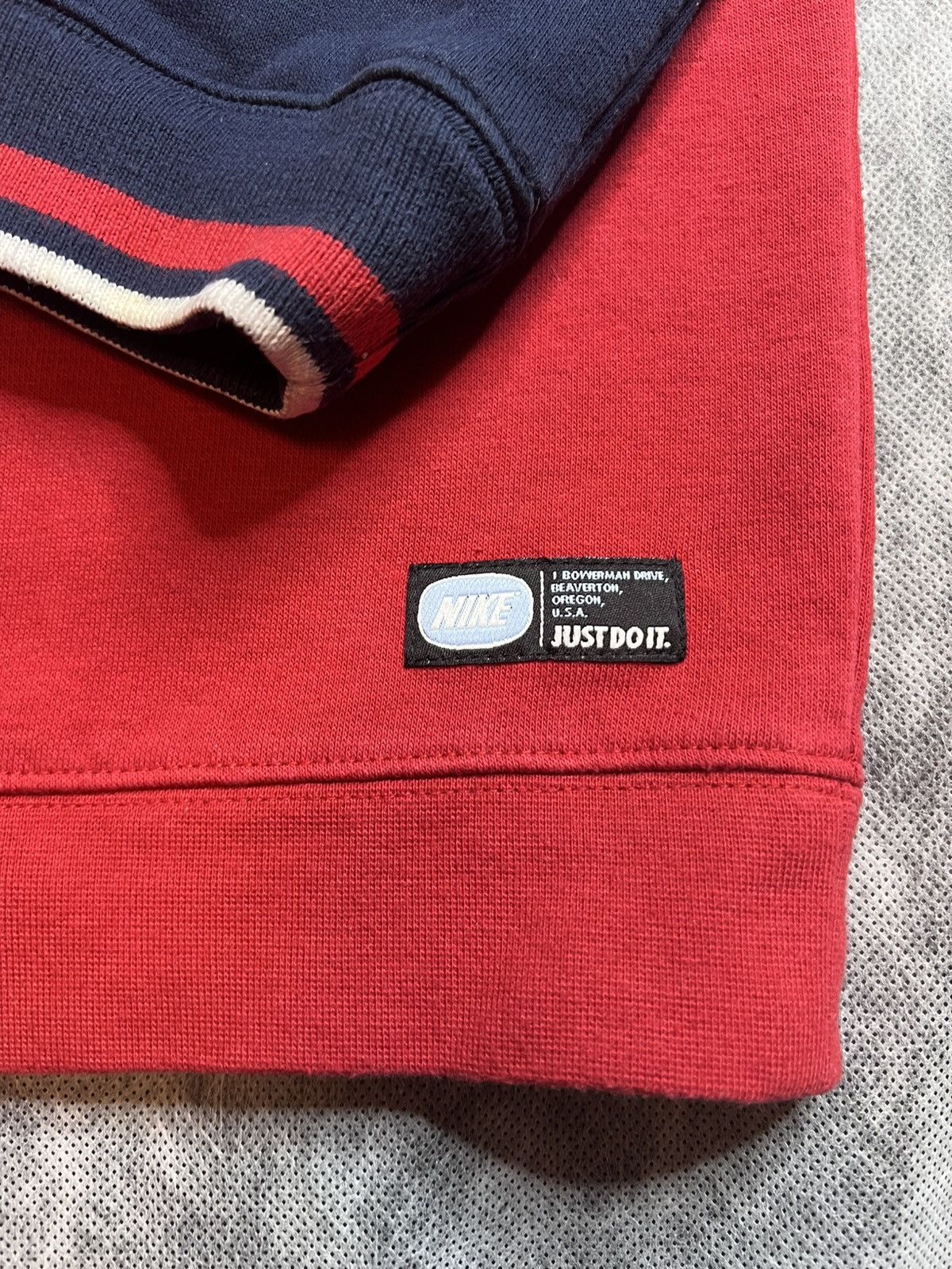 Nike Nike Vintage Sweatshirt Y2K Front Logo Size US L / EU 52-54 / 3 - 5 Thumbnail