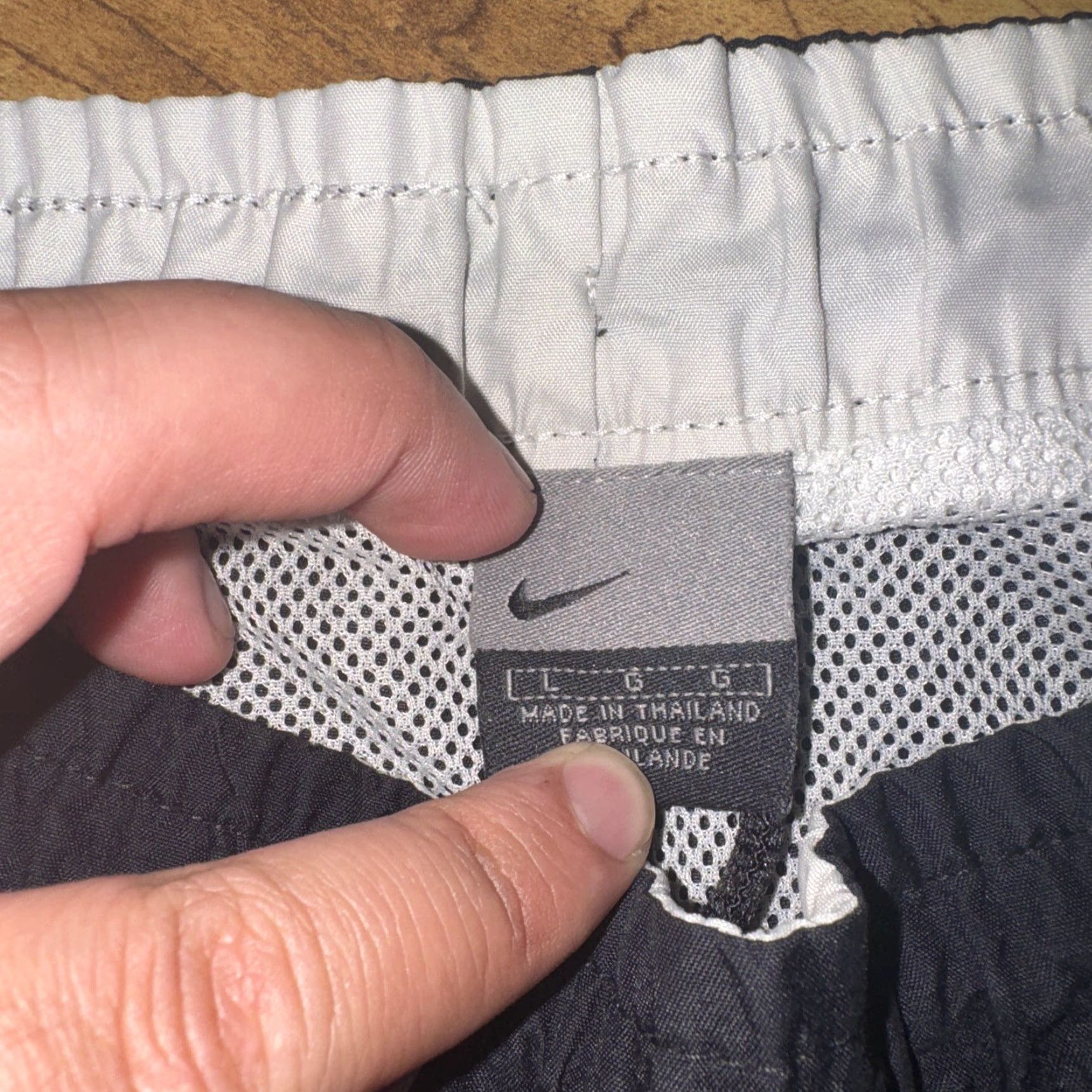 Nike VINTAGE Nike Black Swim Trunks Shorts L 38 Trunks Mens Size US 33 - 3 Thumbnail