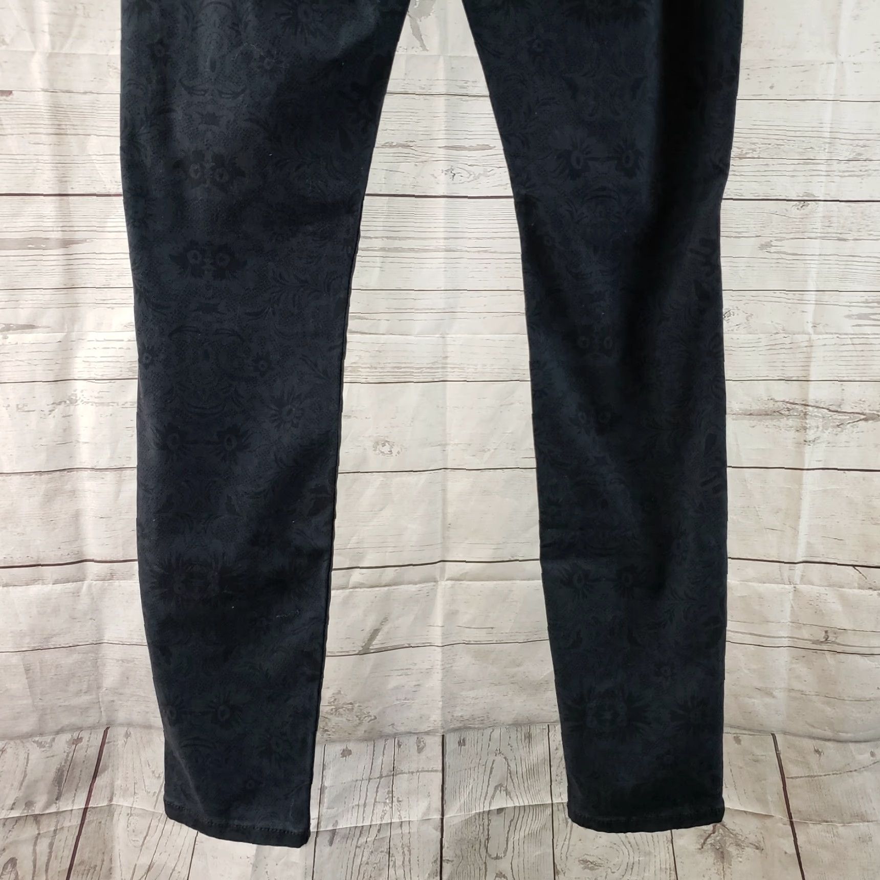 Vintage CAbi Womens Jeans Skinny Mid Rise 6 Blue Floral Denim 30 Inseam Cotton Blend Regular Womens Size 28" / US 6 / IT 42 - 5 Thumbnail