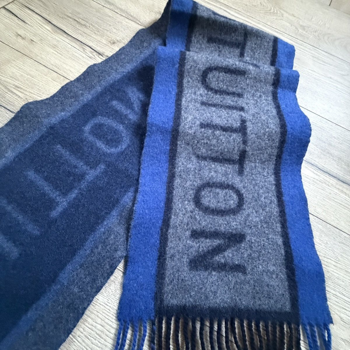 Louis Vuitton Louis Vuitton wool scarf Big Logo Size ONE SIZE - 8 Thumbnail