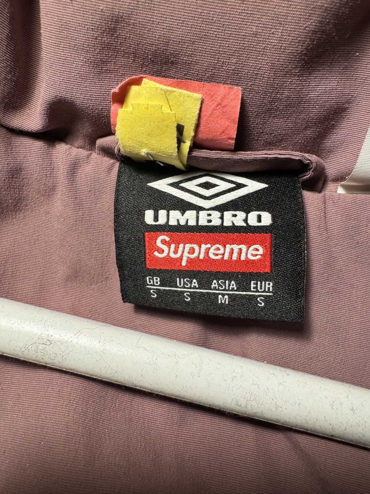 Supreme × Umbro Supreme Umbro dirty plum track jacket Size US M / EU 48-50 / 2 - 4 Thumbnail