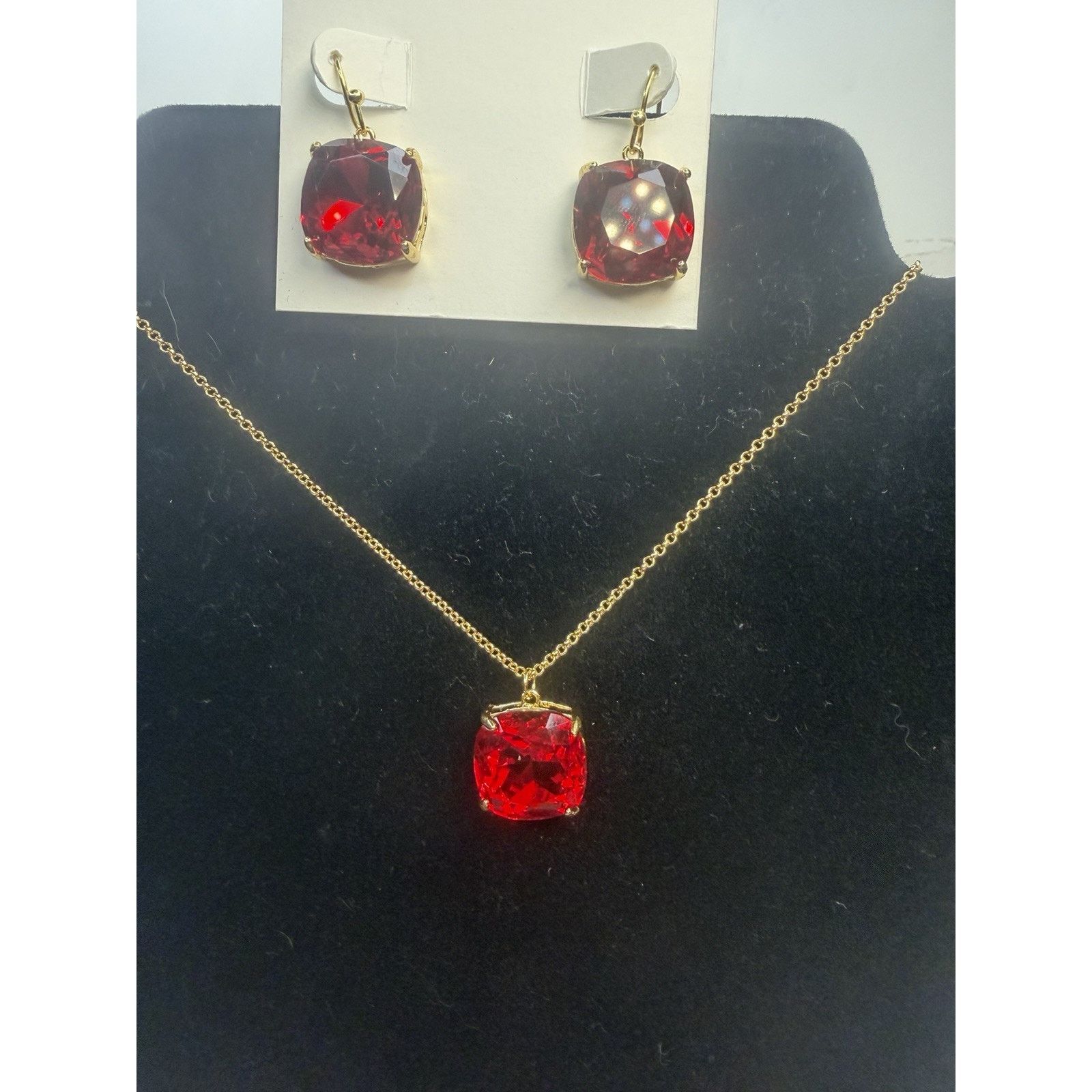 Tory Burch Tory Burch Red Crystal Earrings Necklace Set Gold Tone NWT Size ONE SIZE - 8 Thumbnail
