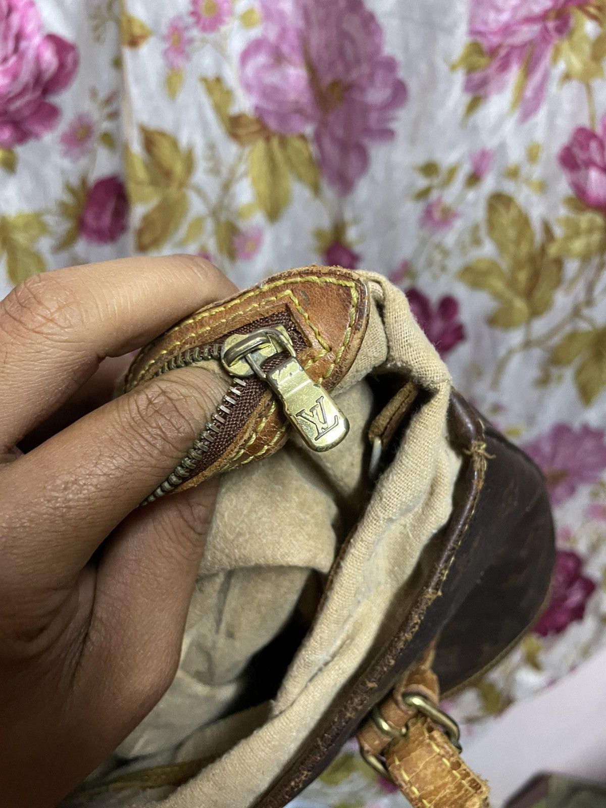 Louis Vuitton Vintage Louis Vuitton Bucket Bag Size ONE SIZE - 8 Thumbnail
