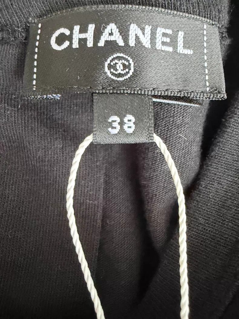 Chanel Chanel The latest black diamond rhinestone top T-shirt in Size XS / US 0-2 / IT 36-38 - 5 Thumbnail