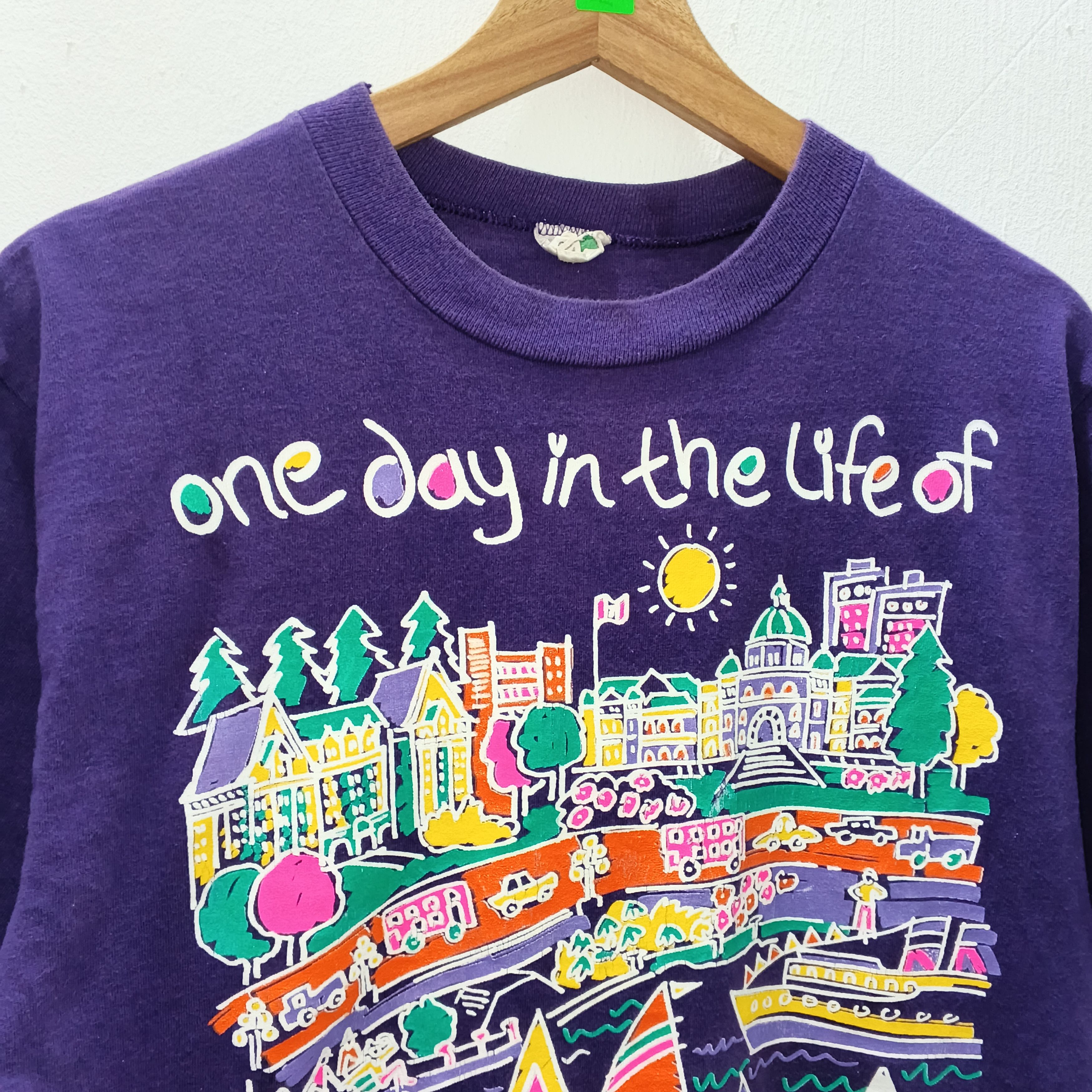 Vintage Vintage 90's Pop Art Of Victoria B.C Tee Size Medium Size US M / EU 48-50 / 2 - 2 Thumbnail