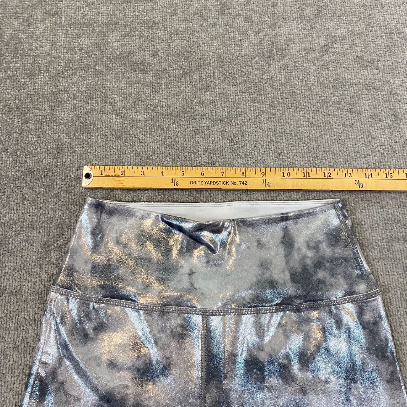 Beyond Yoga Beyond Yoga Legging Womens Medium Shiny Gray Capris High Rise Activewear Stretch Size 32" / US 10 / IT 46 - 5 Thumbnail