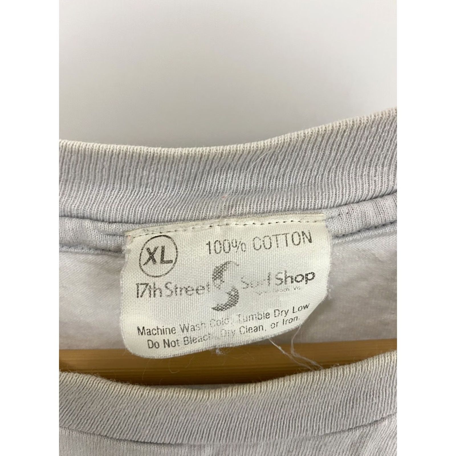 Olive VTG 90s 17th Street Surf Shop Live To Surf Single Stitch Pocket T-Shirt XL Shirt Mens Light Gray Size US XL / EU 56 / 4 - 3 Thumbnail