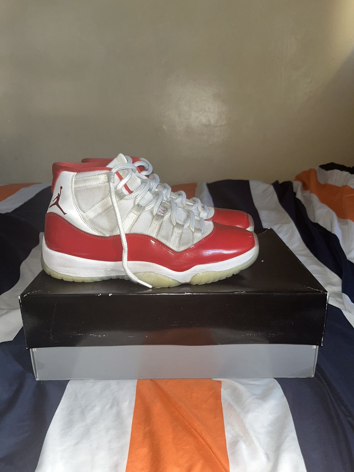 Jordan Brand Jordan 11 cherry red color way Size US 9.5 / EU 42-43 - 2 Thumbnail