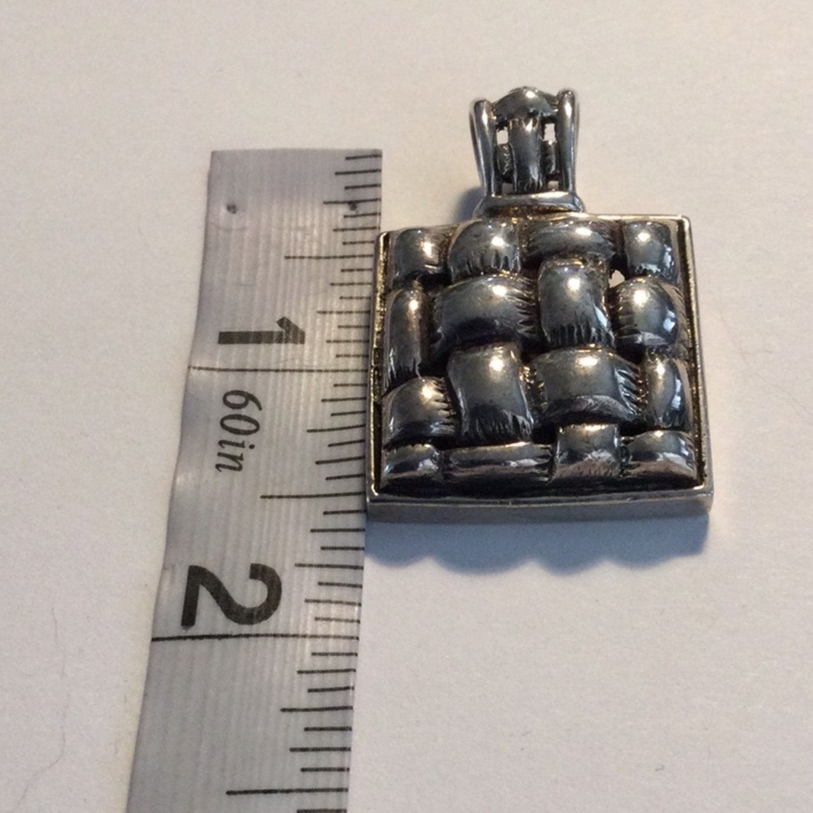 Other Silver Tone Vintage 80's Basket Weave Pendant Size ONE SIZE - 9 Thumbnail