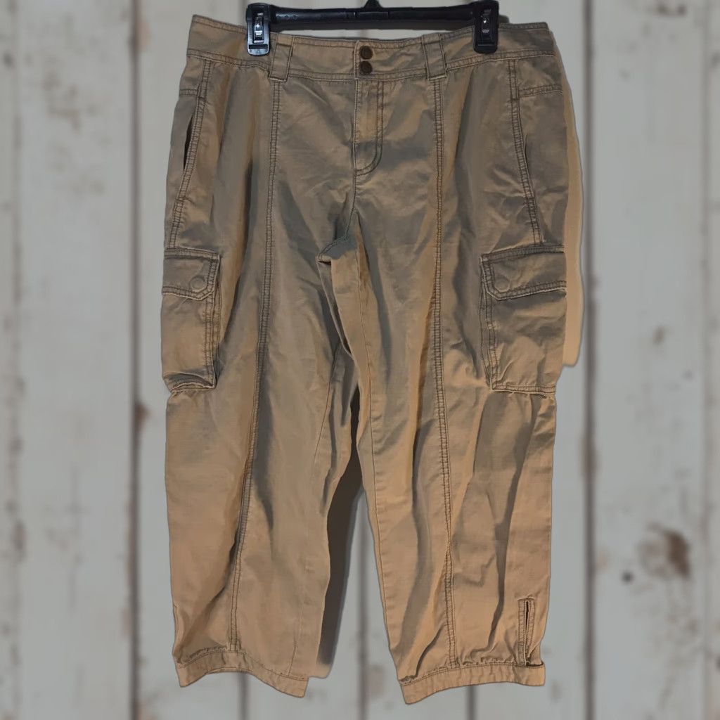 Ann Taylor Ann Taylor Loft Pants Womens Size 12 Khaki Cropped EUC Size 34" / US 12 / IT 48 - 1 Thumbnail
