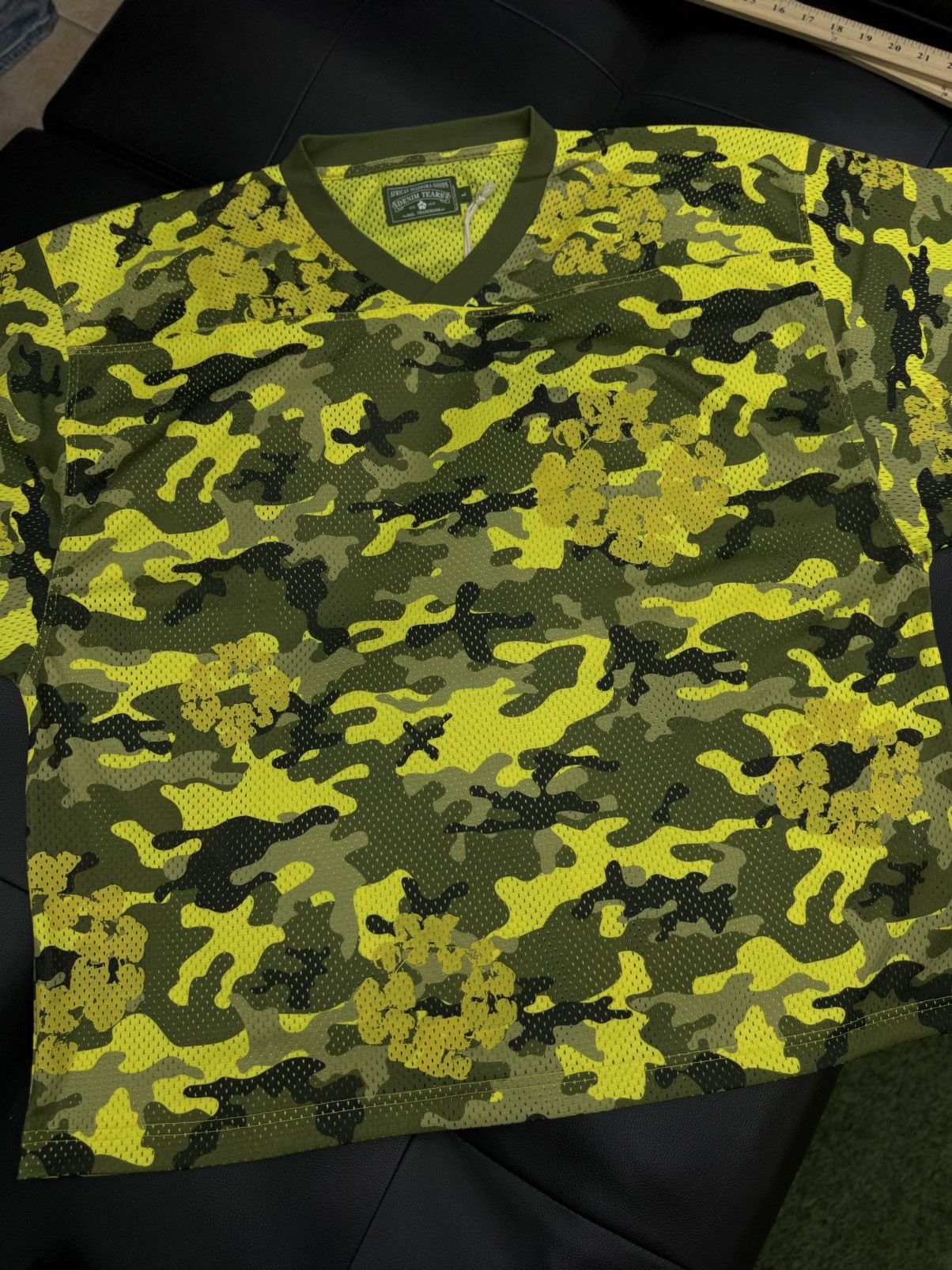 DENIM TEARS Denim Tears Yellow Camo Cotton Wreath Jersey Size L (NEW) Size US L / EU 52-54 / 3 - 3 Thumbnail