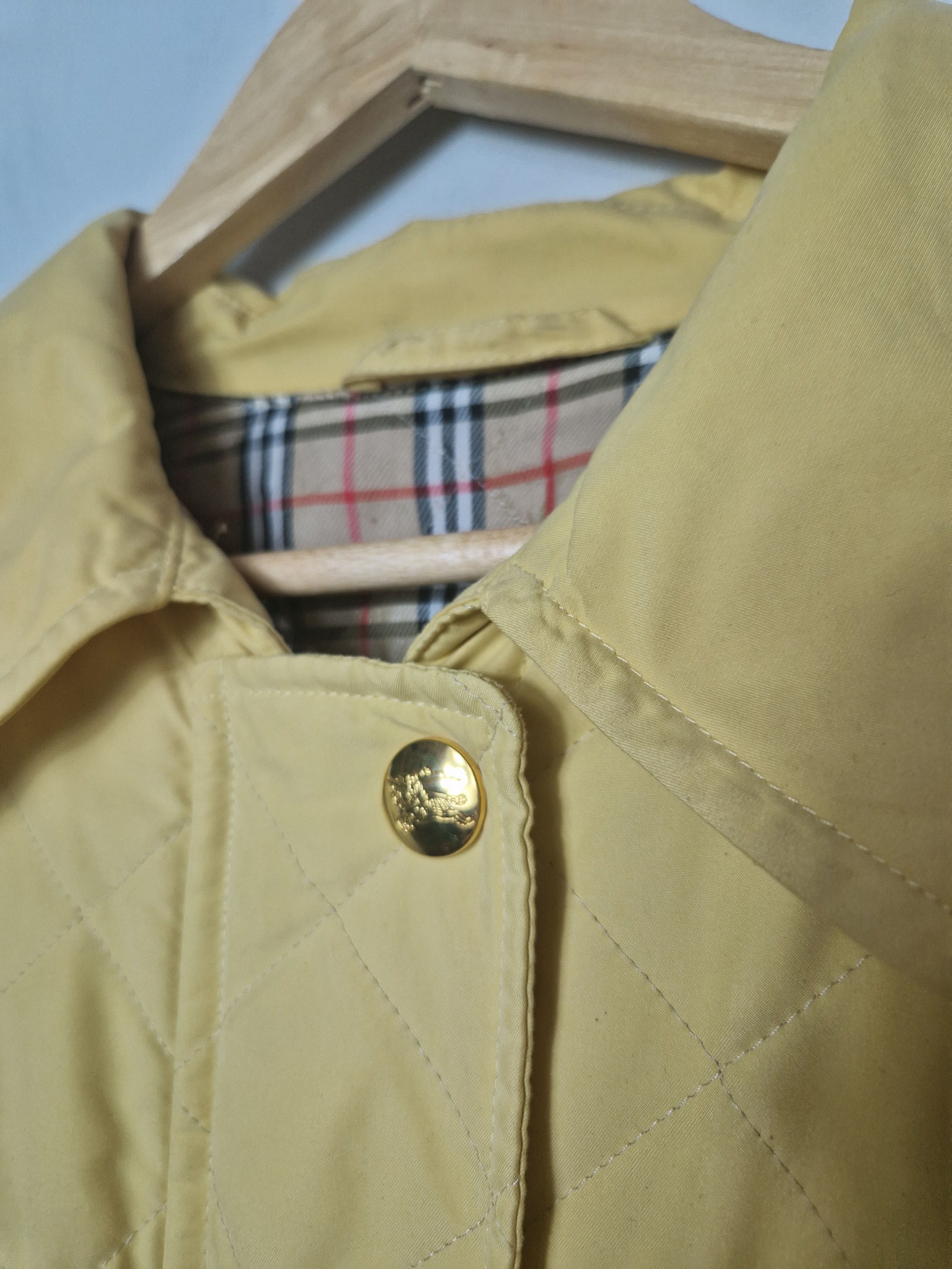 Burberry Burberry vintage yellow barn jacket Size XL / US 12-14 / IT 48-50 - 4 Thumbnail