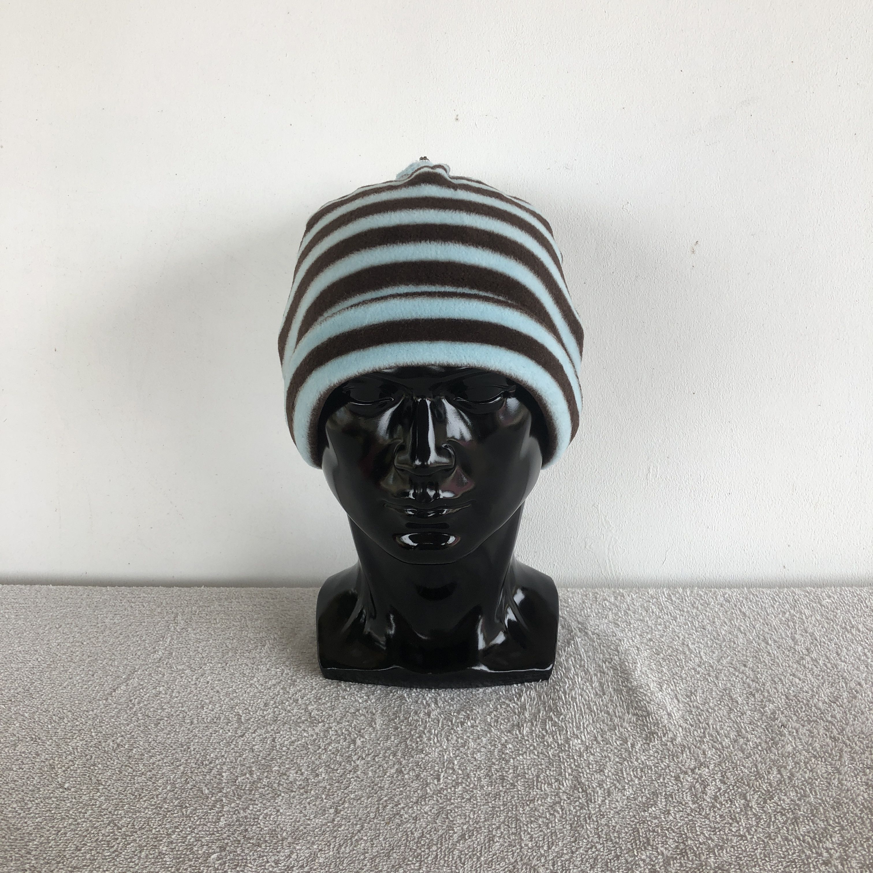 Japanese Brand Vintage Japanese Stripe Beanie Pom Pom Snow Caps Hats Size ONE SIZE - 2 Thumbnail