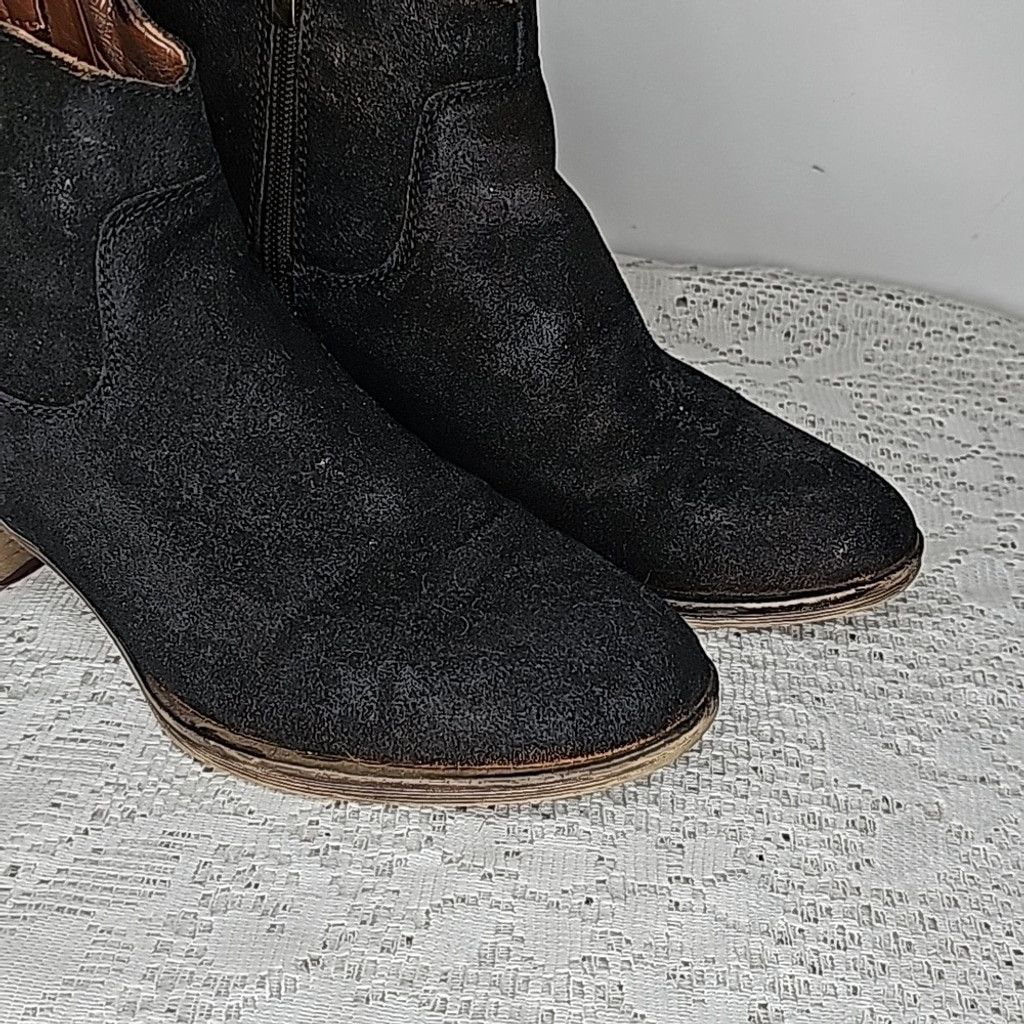 The Unbranded Brand Vepose black suede leather heeled ankle boots booties sz 8 Size US 8 / IT 38 - 2 Thumbnail