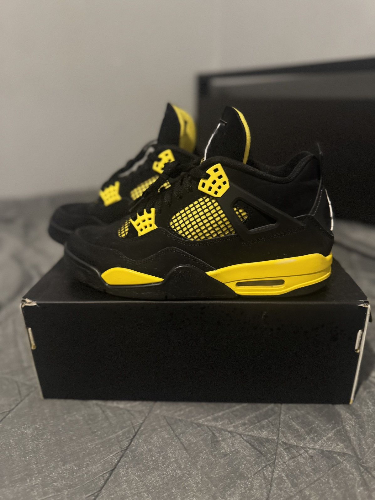 Jordan Brand Jordan 4 retro “Thunder” 2023 Size US 9 / EU 42 - 4 Thumbnail