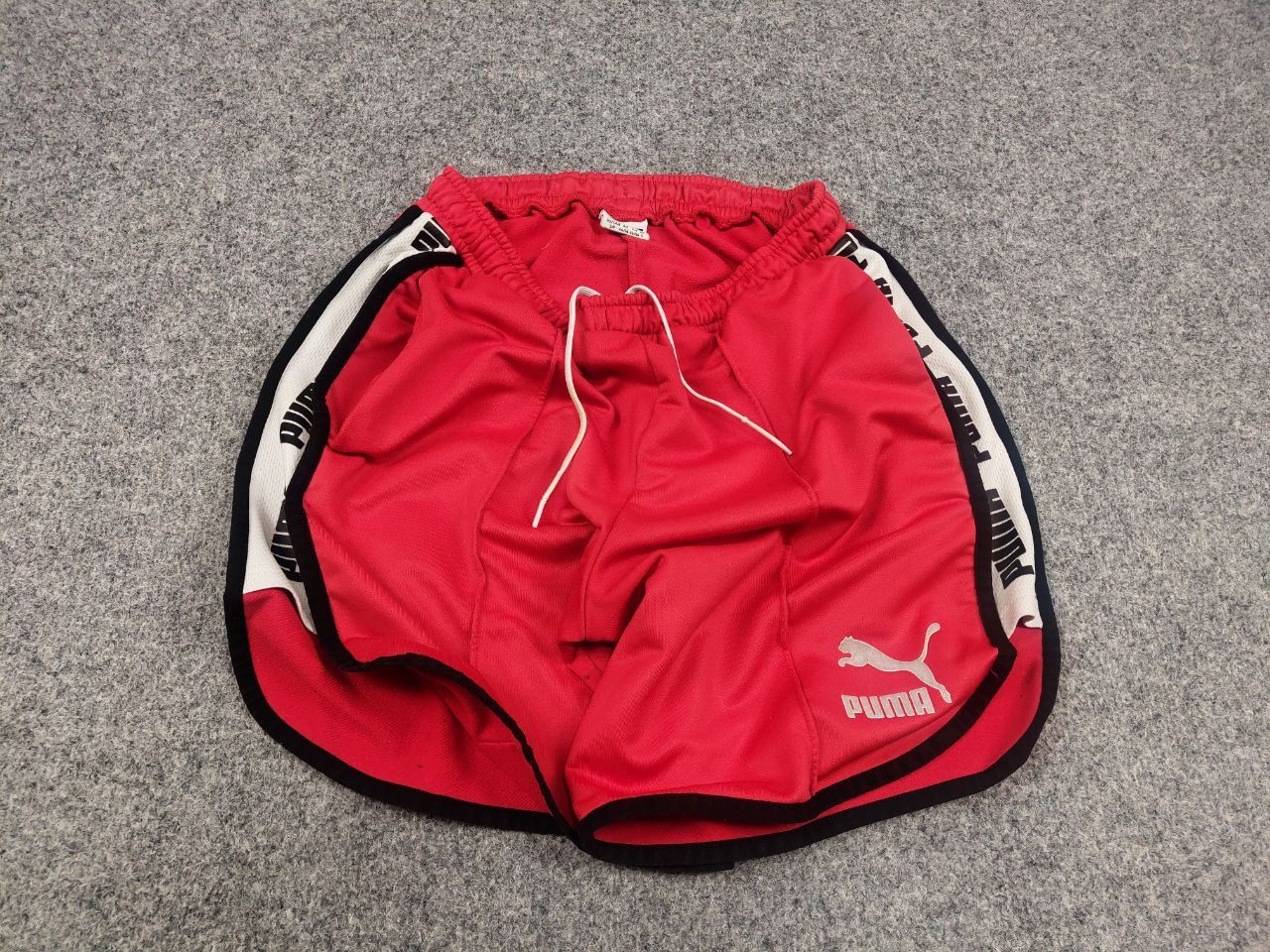 Puma Vintage Puma Red Casual Shorts retro running sport style Size US 32 / EU 48 - 3 Thumbnail