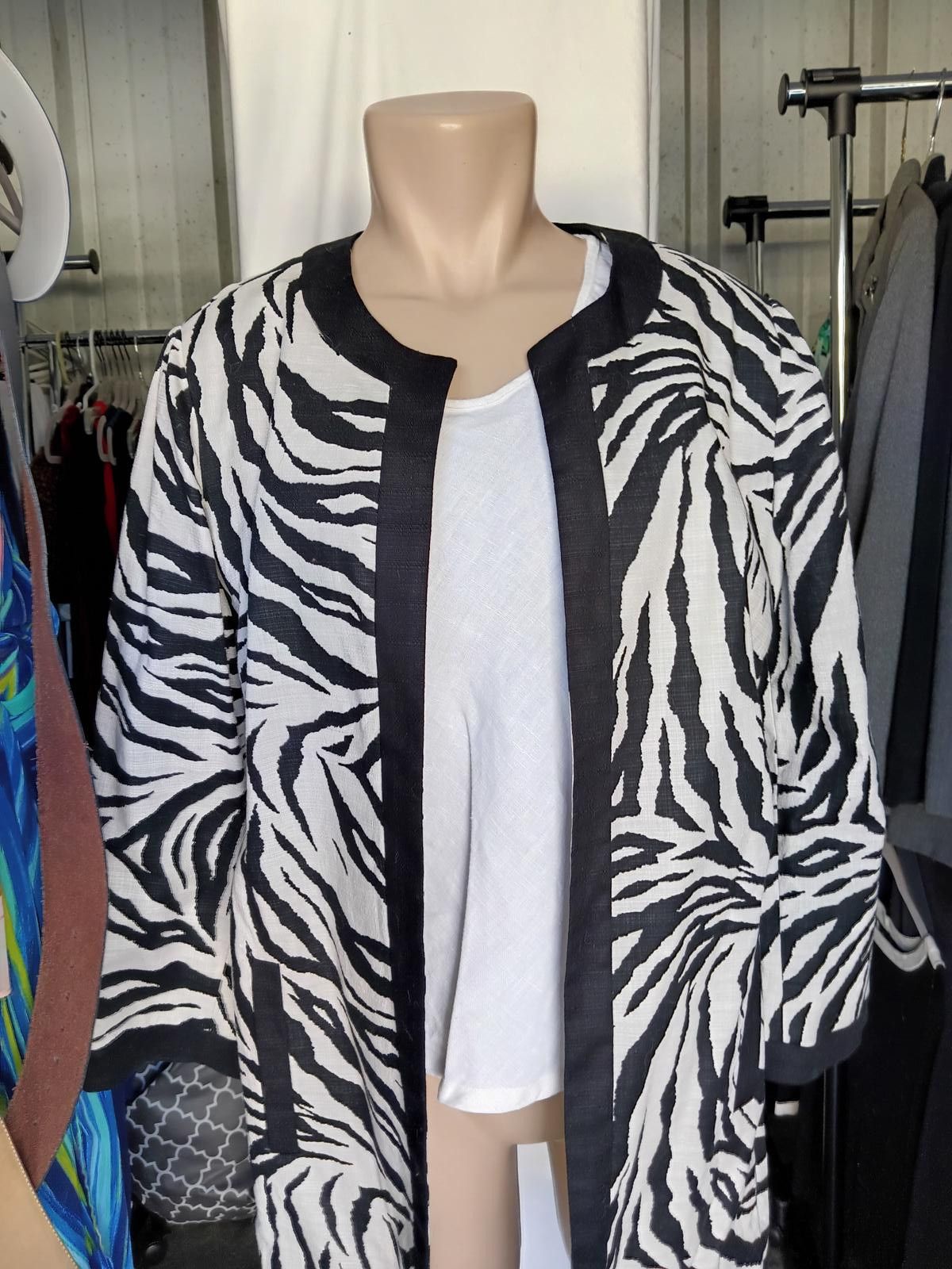 Chicos Chicos Zebra Print Lightweight Kimono Jacket Size S / US 4 / IT 40 - 1 Thumbnail