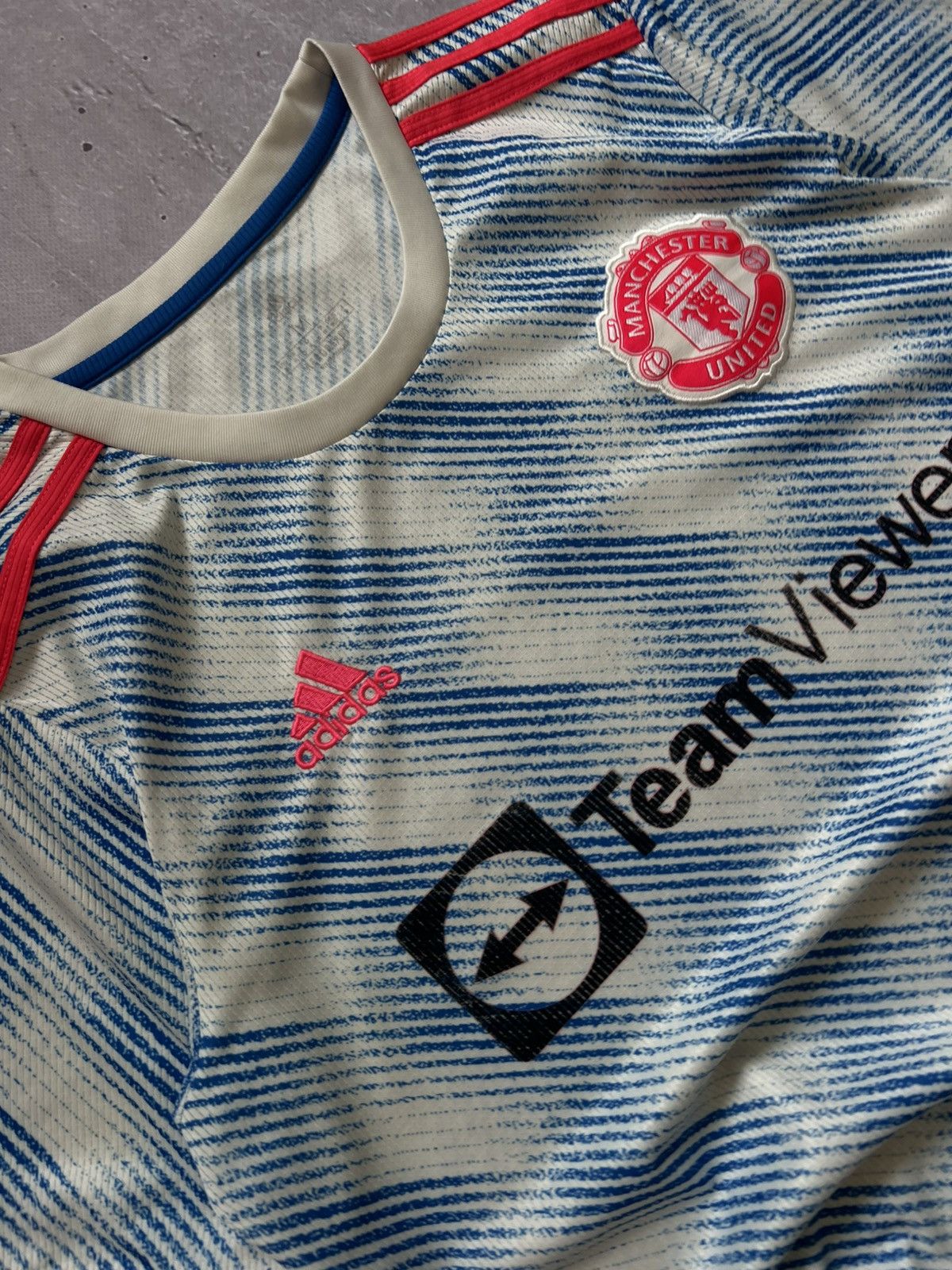Adidas Manchester United 21/22 Away Football Shirt Adidas Size M Size US M / EU 48-50 / 2 - 3 Thumbnail