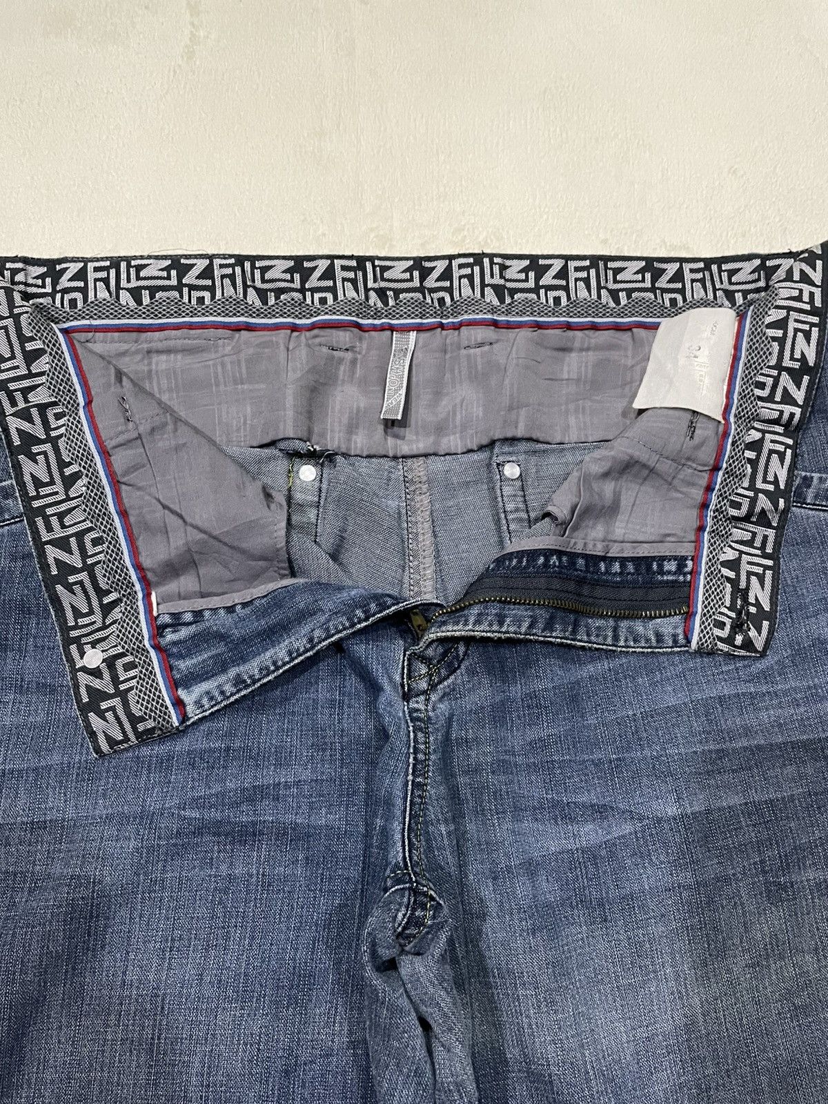 Vintage Vintage Japanese Brand Faded Distress Denim Jeans Size US 35 - 11 Thumbnail