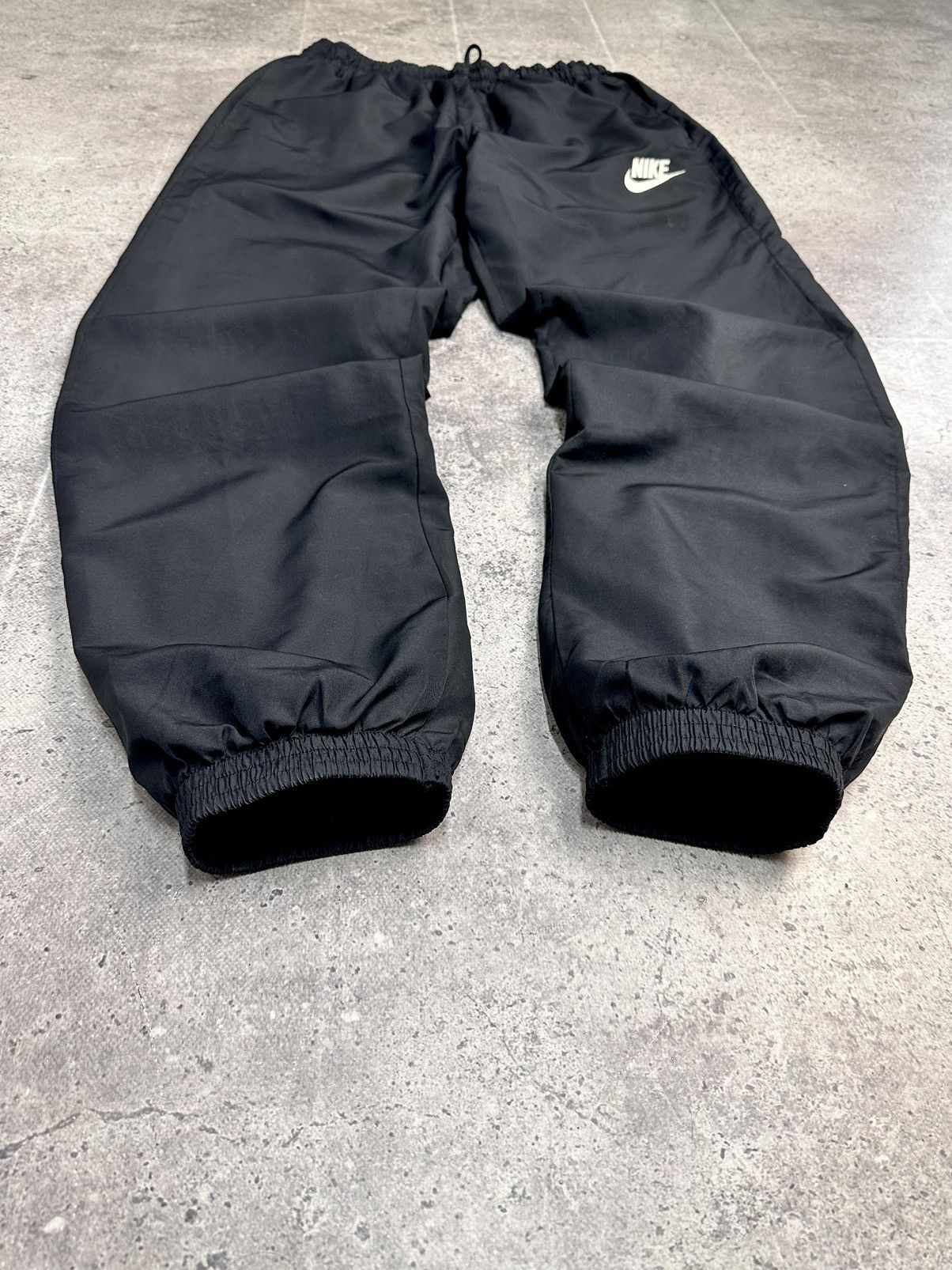 Nike Nike swoosh joggers black track pants y2k hype streetwear Size US 32 / EU 48 - 6 Thumbnail