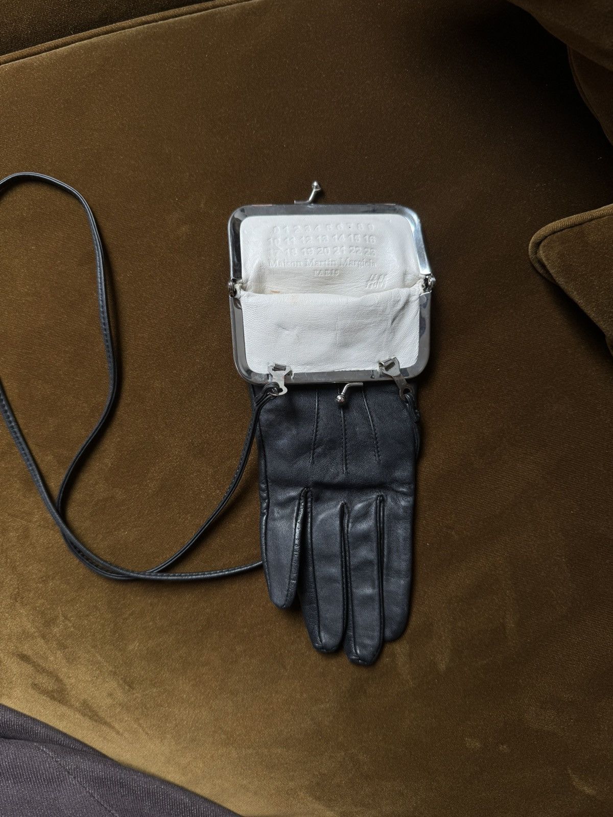H&M × Maison Margiela Maison Margiela x H&M Glove bag Size ONE SIZE - 3 Thumbnail