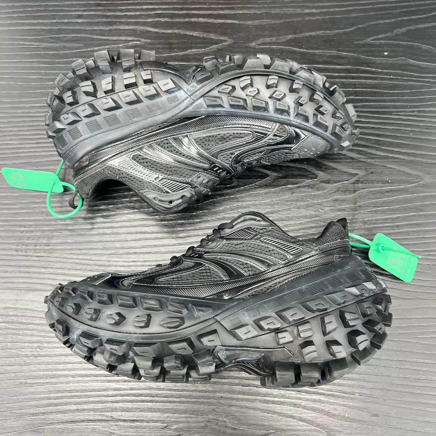 Balenciaga Balenciaga Tire Shoes Black 39 Near New Size US 6 / EU 39 - 6 Thumbnail