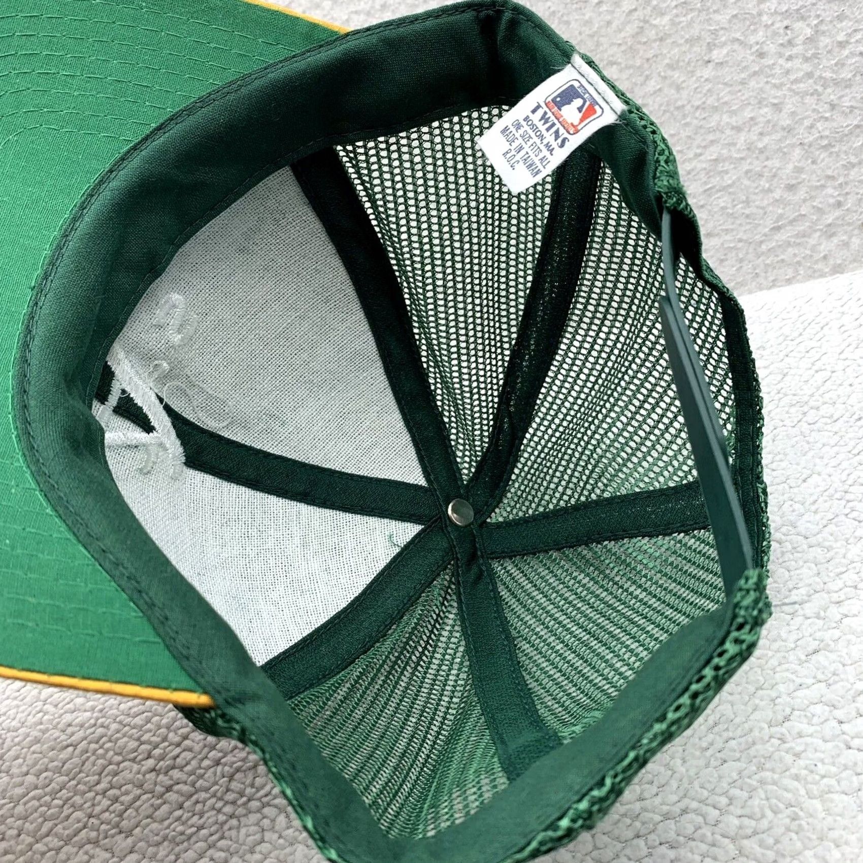 MLB VINTAGE Oakland Athletics Twins Trucker Hat Mens Snapback Green A's Logo MLB Size ONE SIZE - 7 Thumbnail
