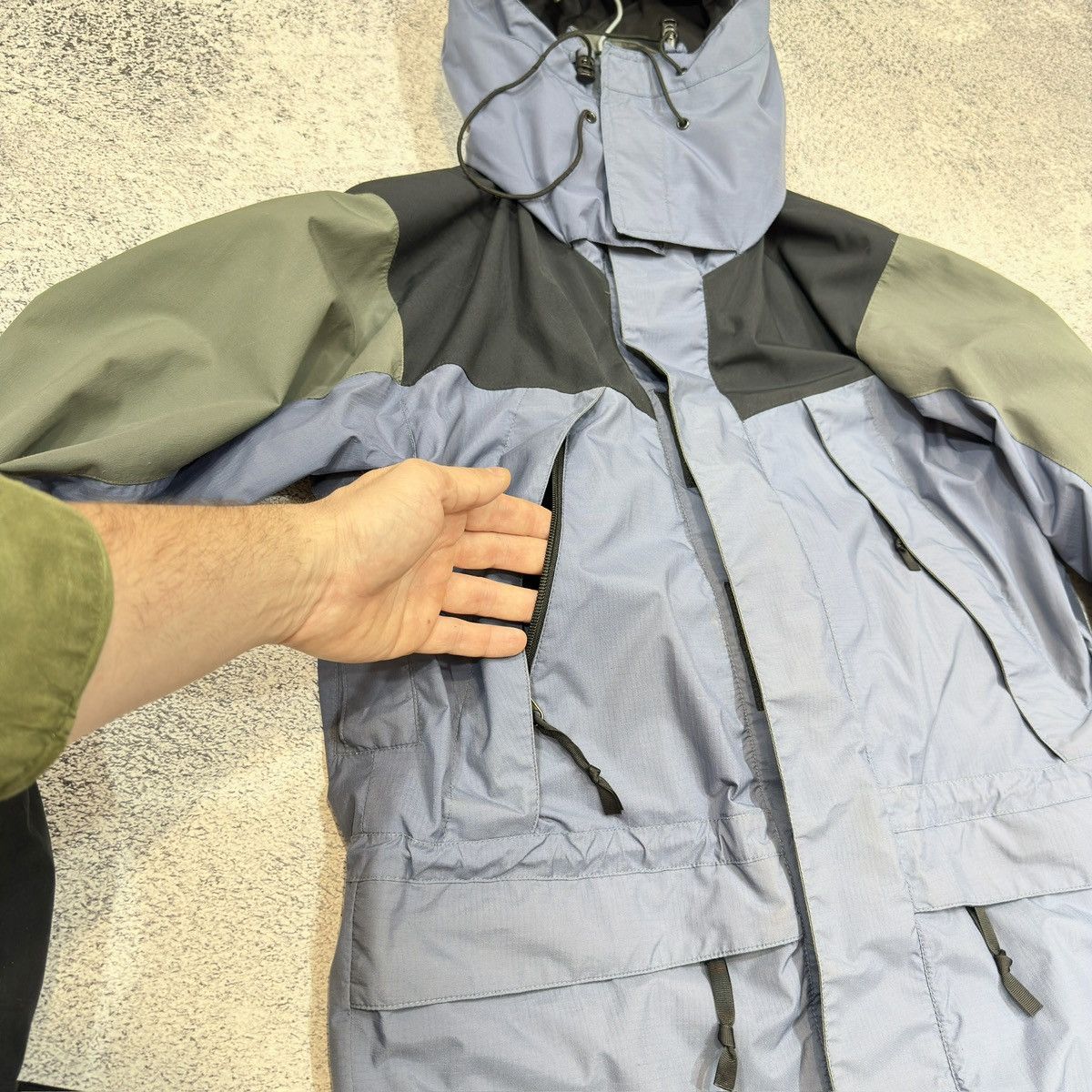 The North Face × Vintage The North Face Hydroseal Waterproof Jacket S size Size US S / EU 44-46 / 1 - 5 Thumbnail