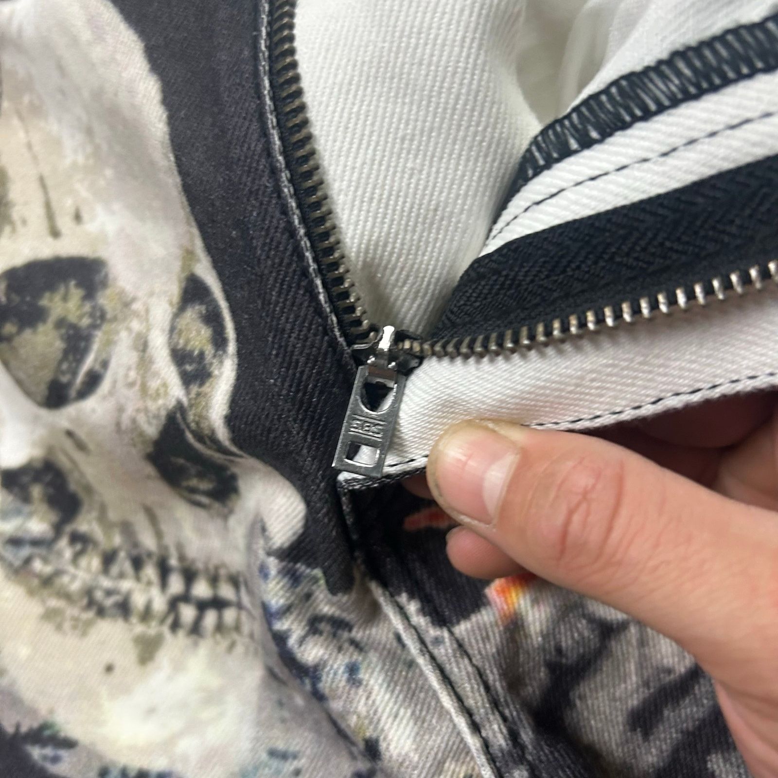 Other Descending Worldwide All Over Print Skull Jeans Size 34 Size US 34 / EU 50 - 8 Thumbnail