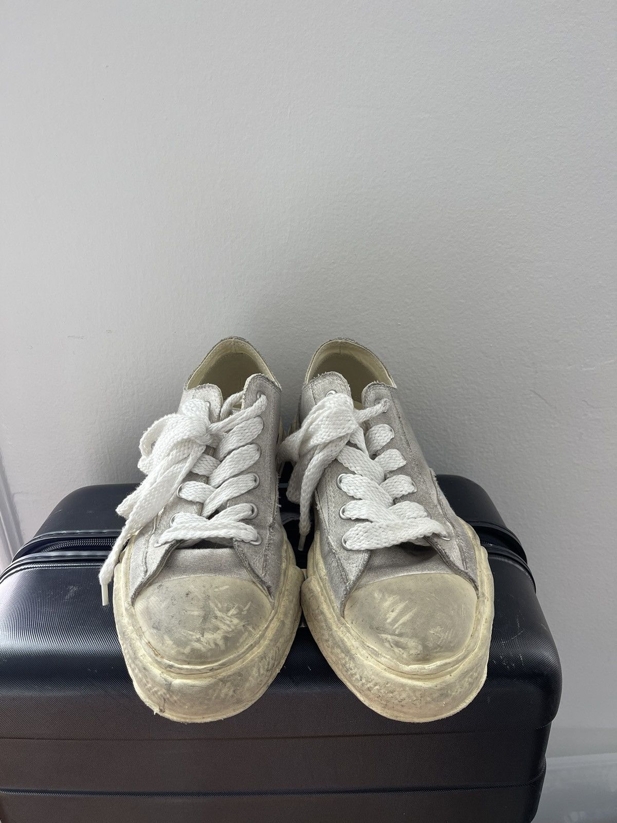 Maison MIHARA YASUHIRO Maison Mihara Yasuhiro OG Sole Canvas White Distressed Size US 10.5 / EU 43-44 - 2 Thumbnail