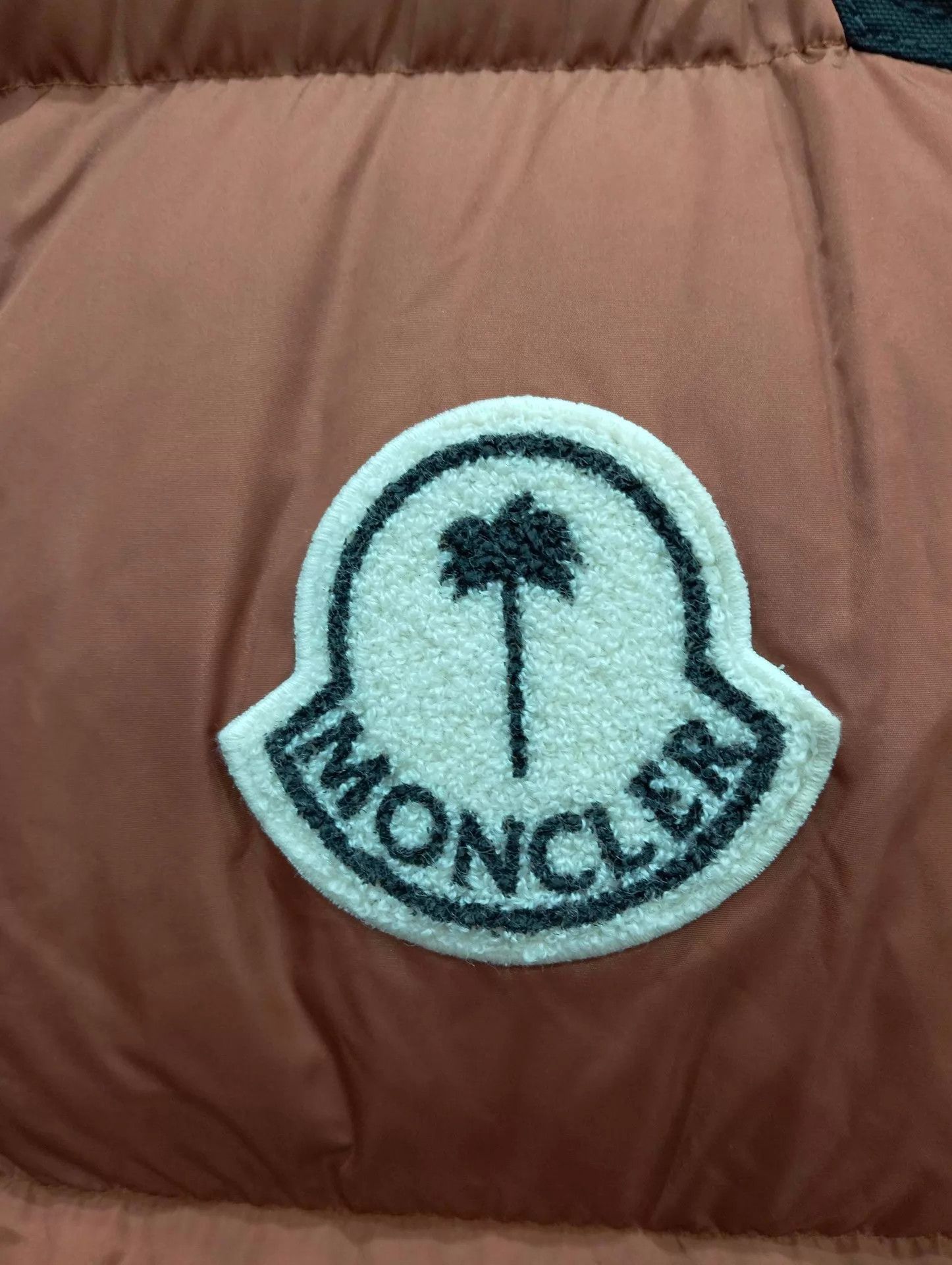 Moncler MONCLER colorblocked logo badge collared down puffer size 1 Size US S / EU 44-46 / 1 - 9 Thumbnail