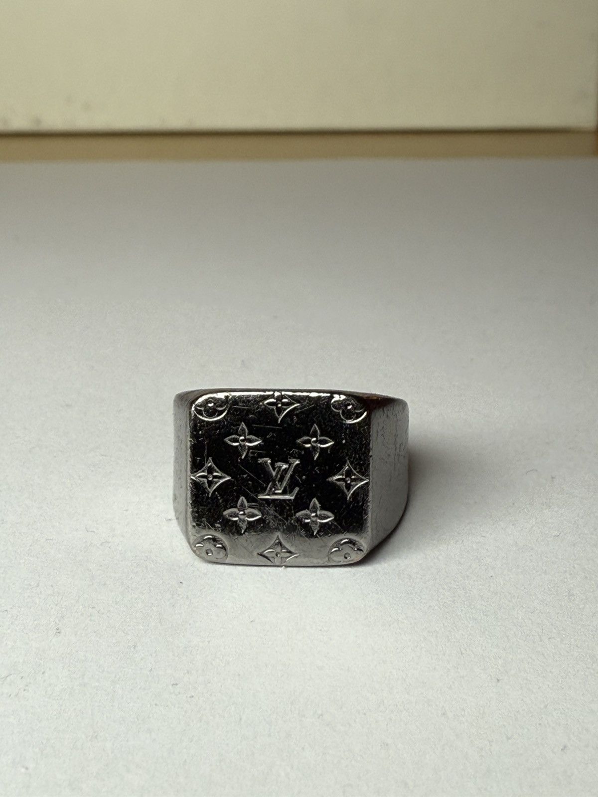 Louis Vuitton Louis Vuitton Signet Ring Size ONE SIZE - 1 Thumbnail