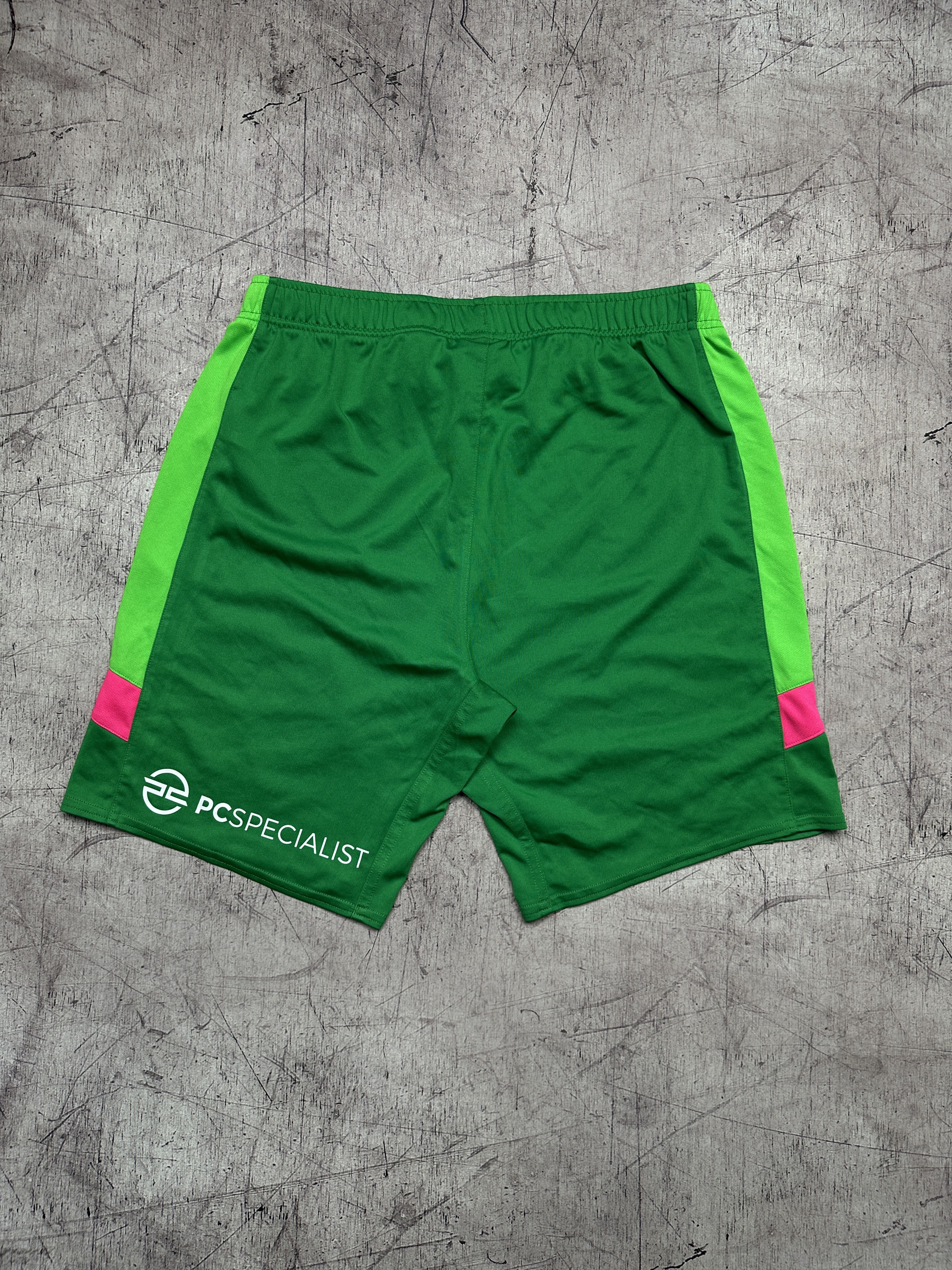 Umbro Huddersfield Town Umbro Soccer Football Shorts Size US 34 / EU 50 - 7 Thumbnail