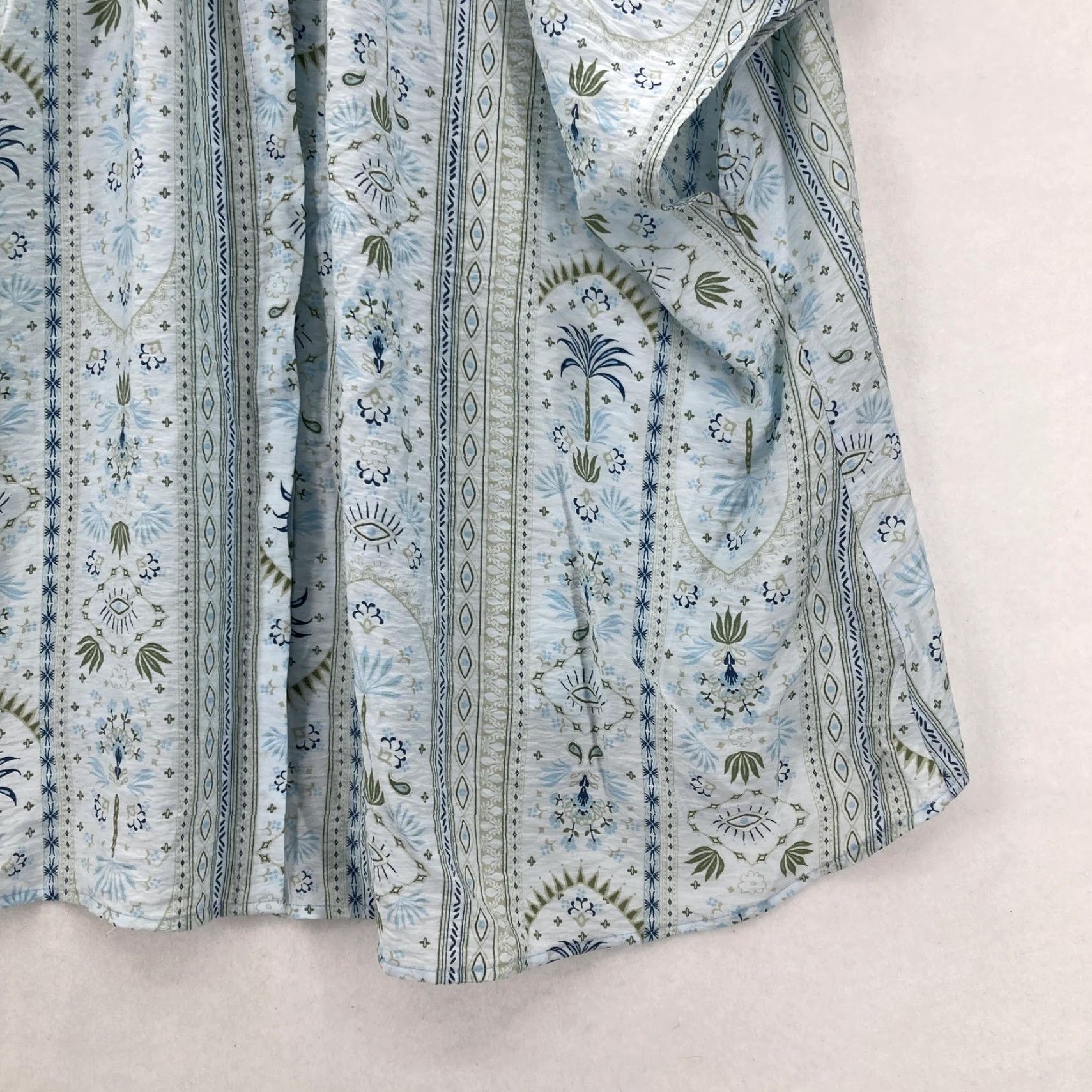 Torrid Torrid Shirt Womens 2X Blue Popover Belle Isle Carolina Palms Print NWT Size XXL / US 16-18 / IT 52-54 - 3 Thumbnail