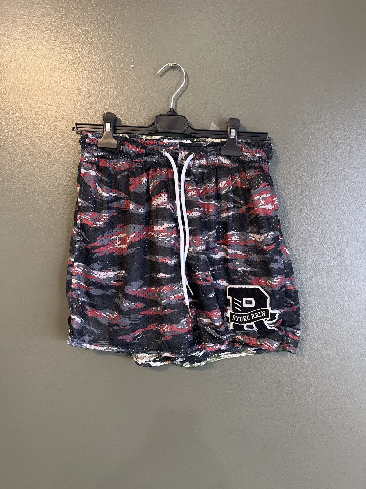Ryoko rain reversible shorts