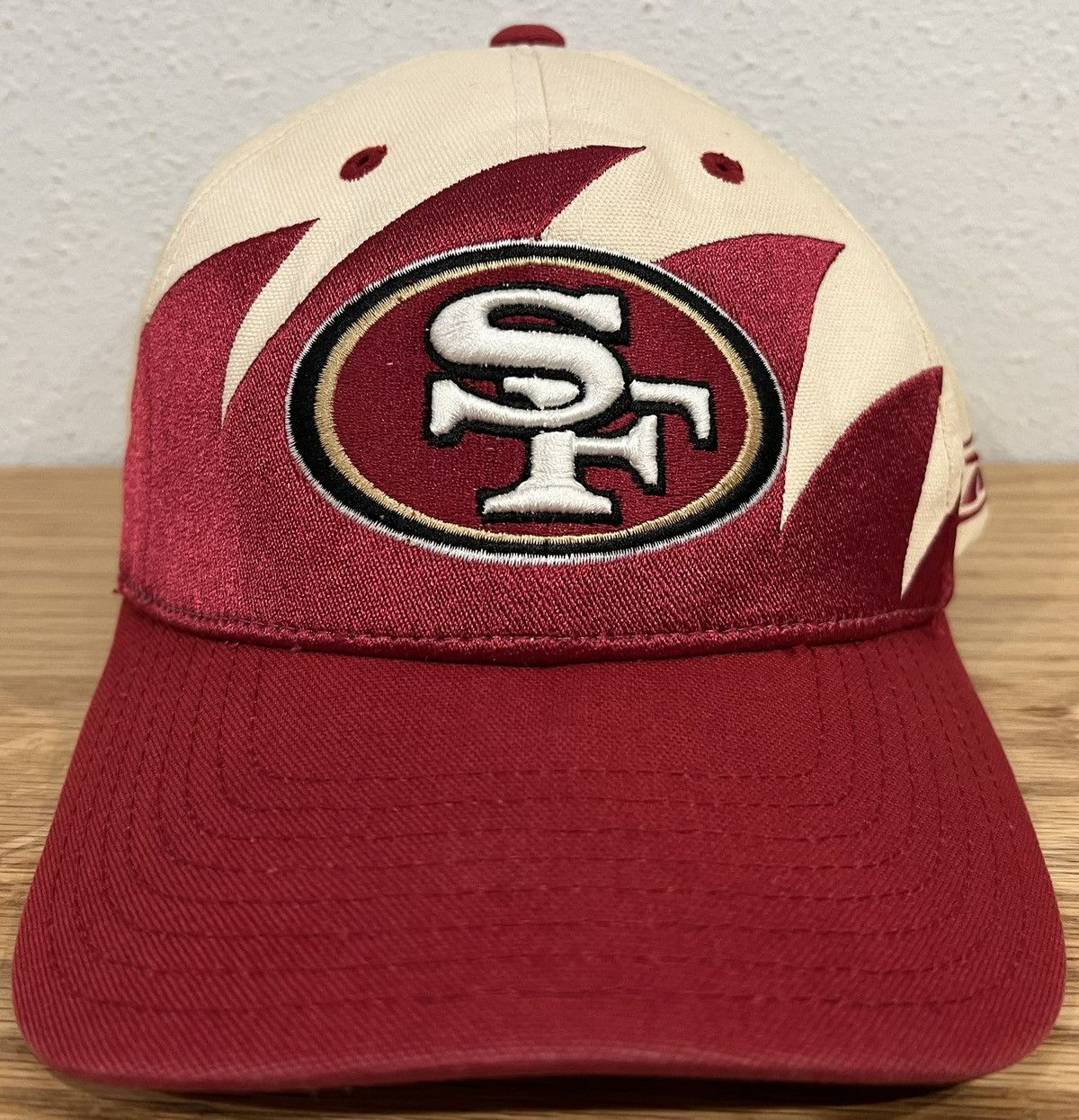 Reebok × Vintage Vintage San Francisco 49ers Shark Tooth Hat Size ONE SIZE - 1 Thumbnail