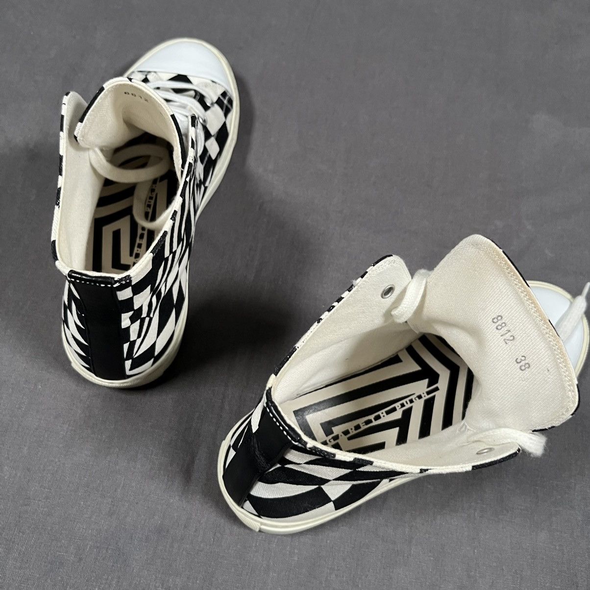 Gareth Pugh SS2007 Geometric canvas sneakers Size US 5.5 / EU 38 - 6 Thumbnail