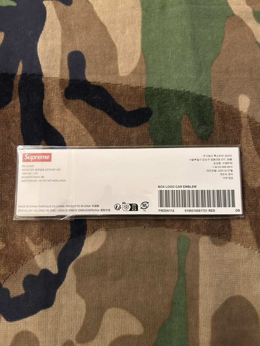 Supreme Supreme Box Logo Car Emblem Red FW25 Size ONE SIZE - 4 Thumbnail