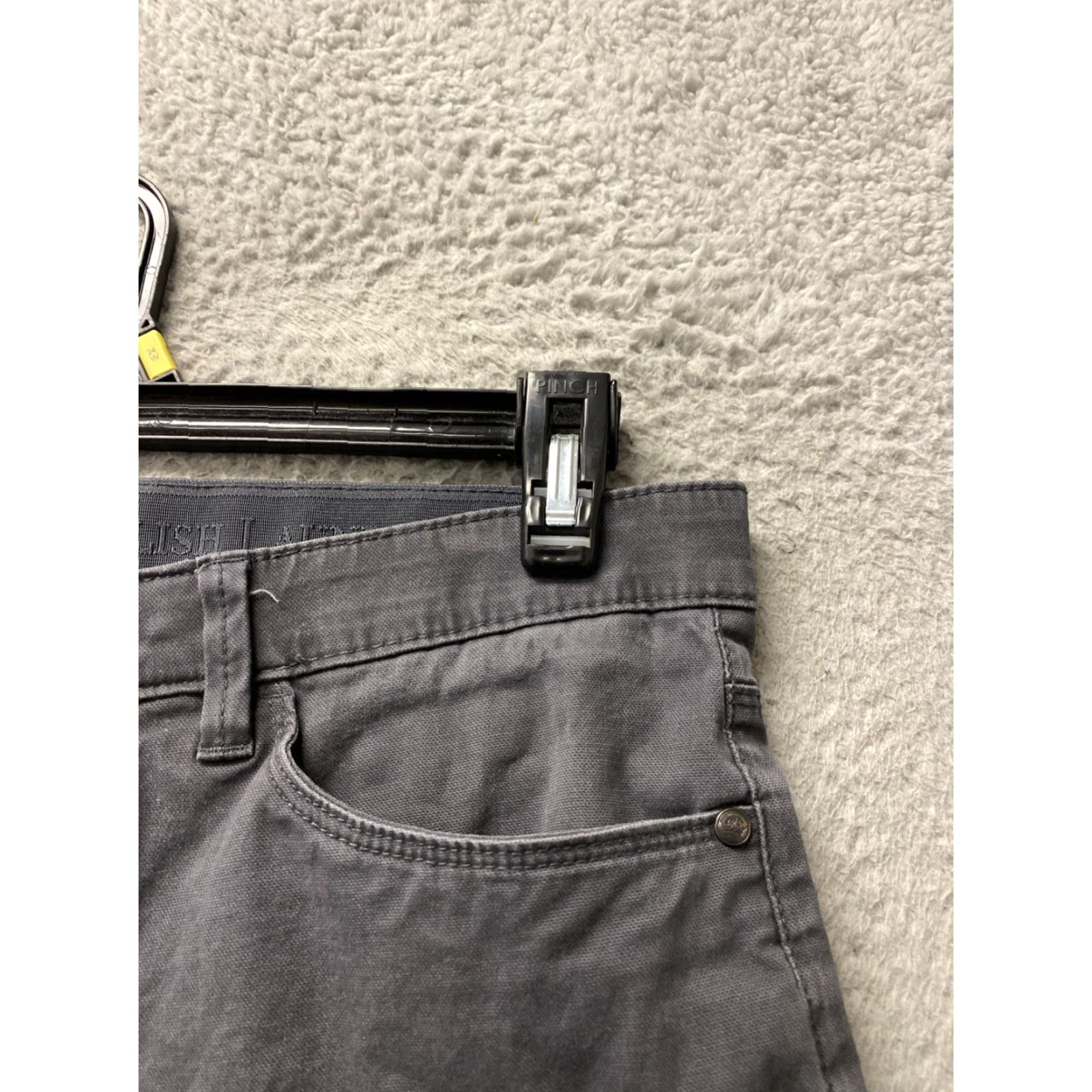 English Laundry **English Laundry Men's Gray Straight Leg Jeans 33x32** User: English Laundry Men's Gray Straight Leg Jeans Size 33x32 Size US 33 - 3 Thumbnail