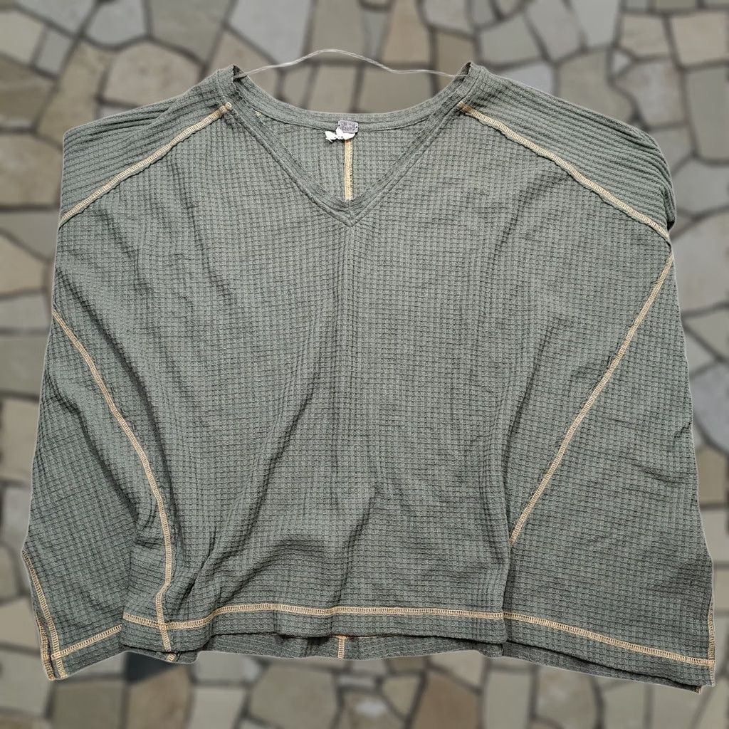 Vintage Free People We The Free Thermal Top Olive Green Waffle Knit Boho Oversized M LS T-Shirt Women Size M / US 6-8 / IT 42-44 - 1 Thumbnail